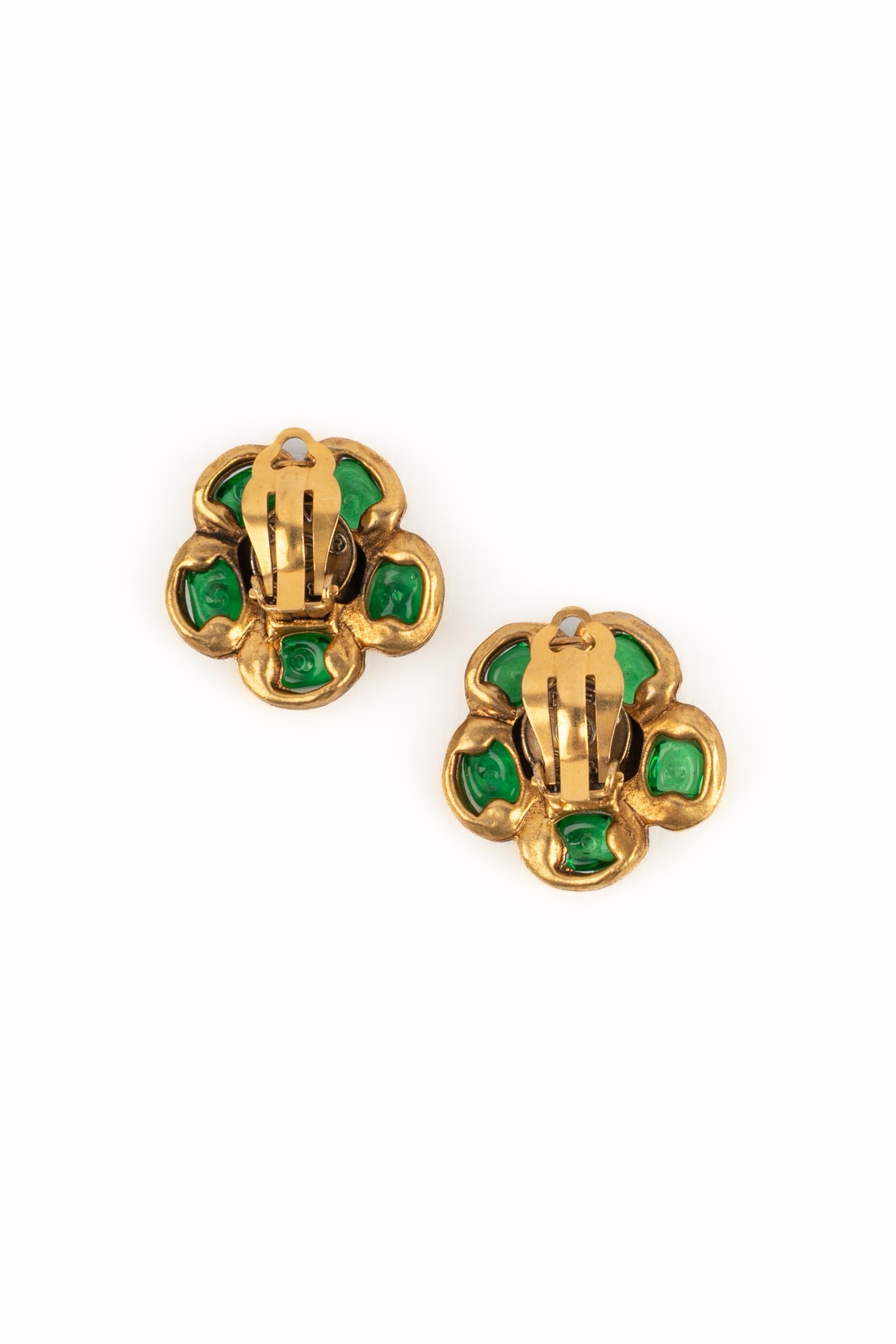 Orecchini a fiore Chanel in vendita 1