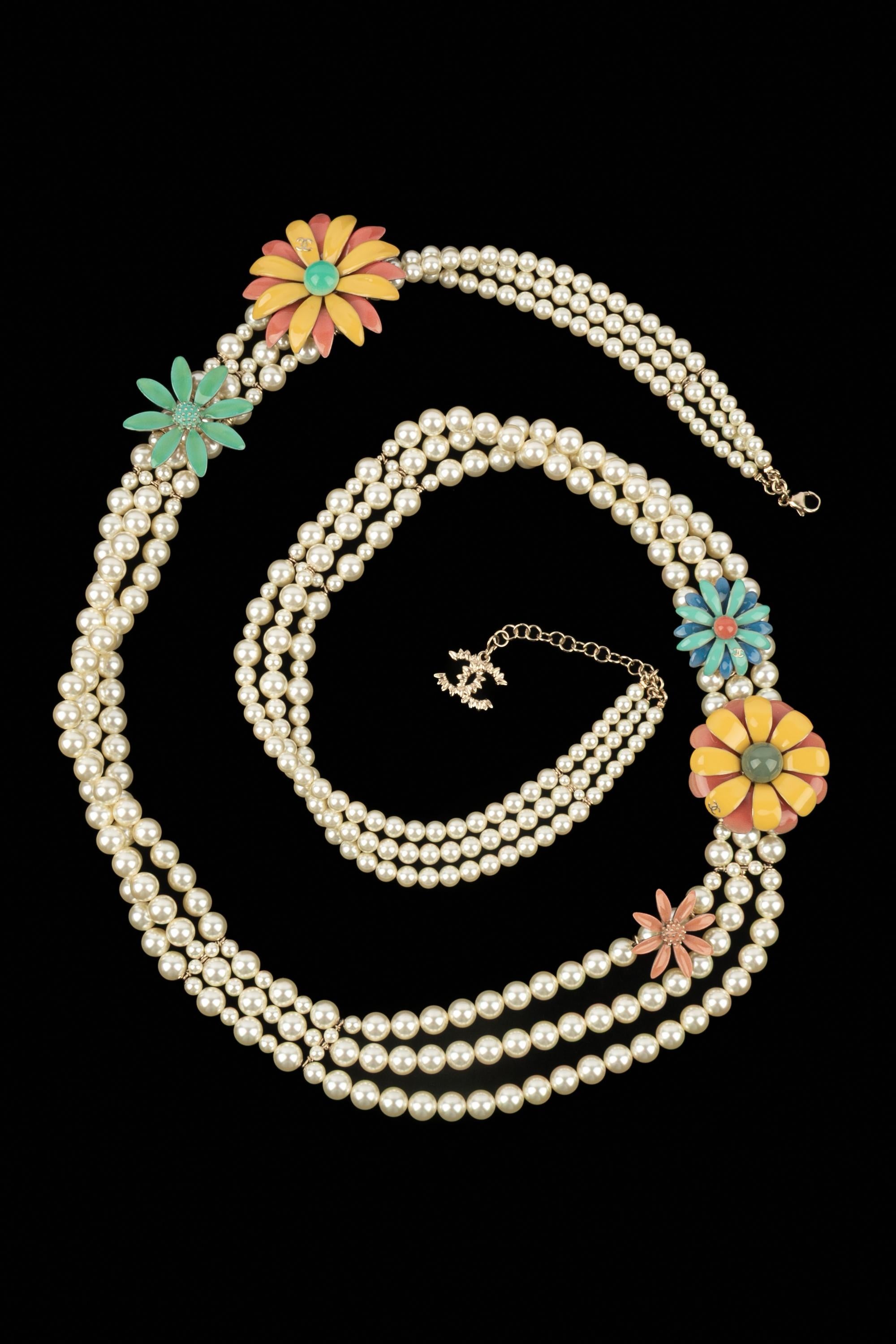 Chanel collana di fiori 2017 In condizioni ottime in vendita a SAINT-OUEN-SUR-SEINE, FR