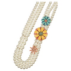 Chanel collana di fiori 2017