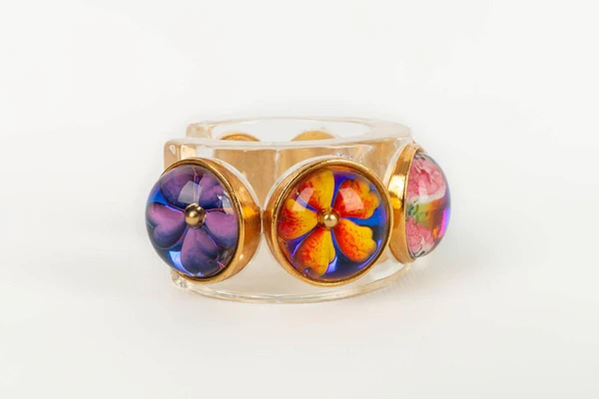 Chanel „Flowers“-Armband aus Bakelit, Glaspastell und vergoldetem Metall Damen im Angebot