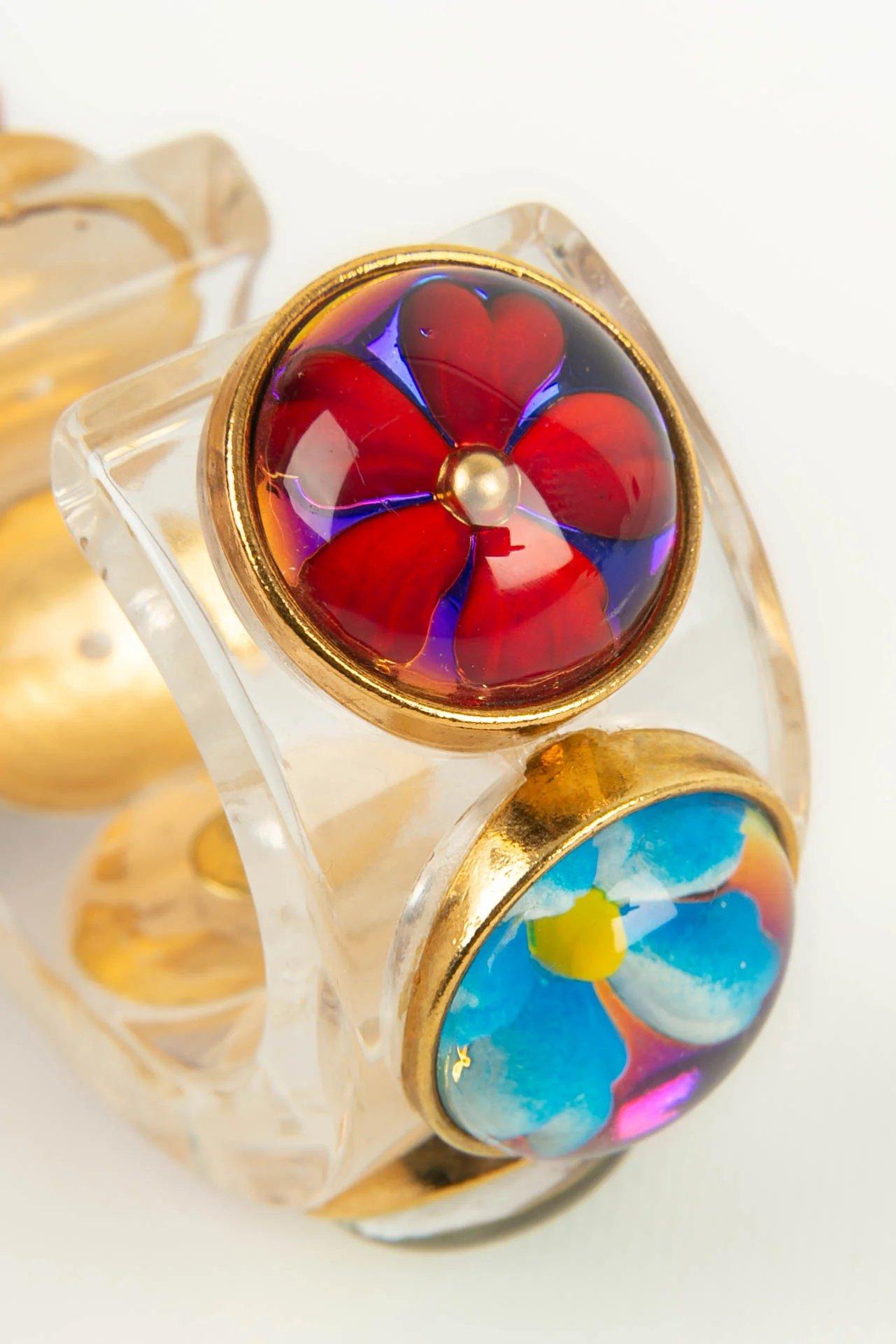 Chanel „Flowers“-Armband aus Bakelit, Glaspastell und vergoldetem Metall im Angebot 3