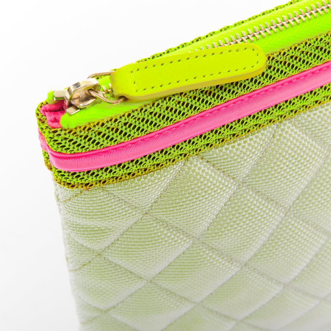 CHANEL Fluo Boy O-Case quilted grey neon pink yellow nylon clutch bag en vente 2