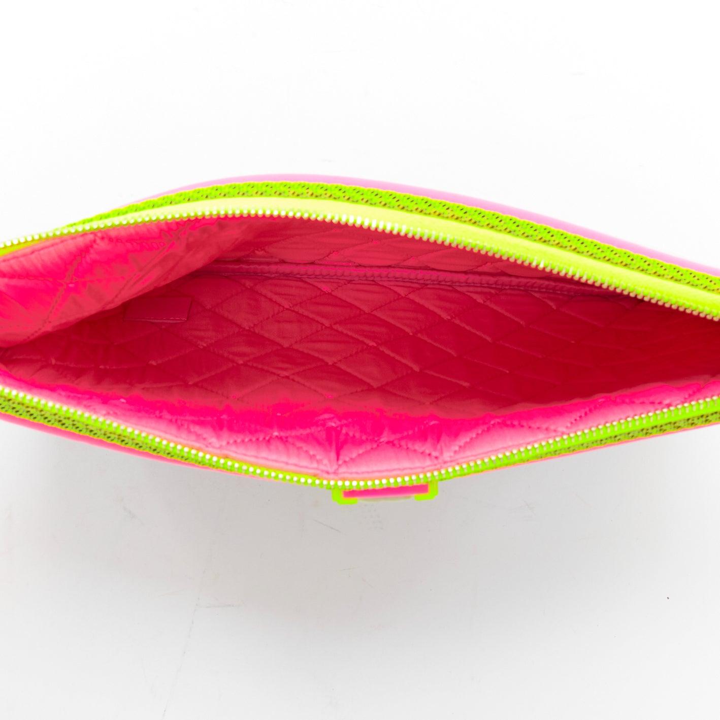 CHANEL Fluo Boy O-Case quilted grey neon pink yellow nylon clutch bag en vente 3