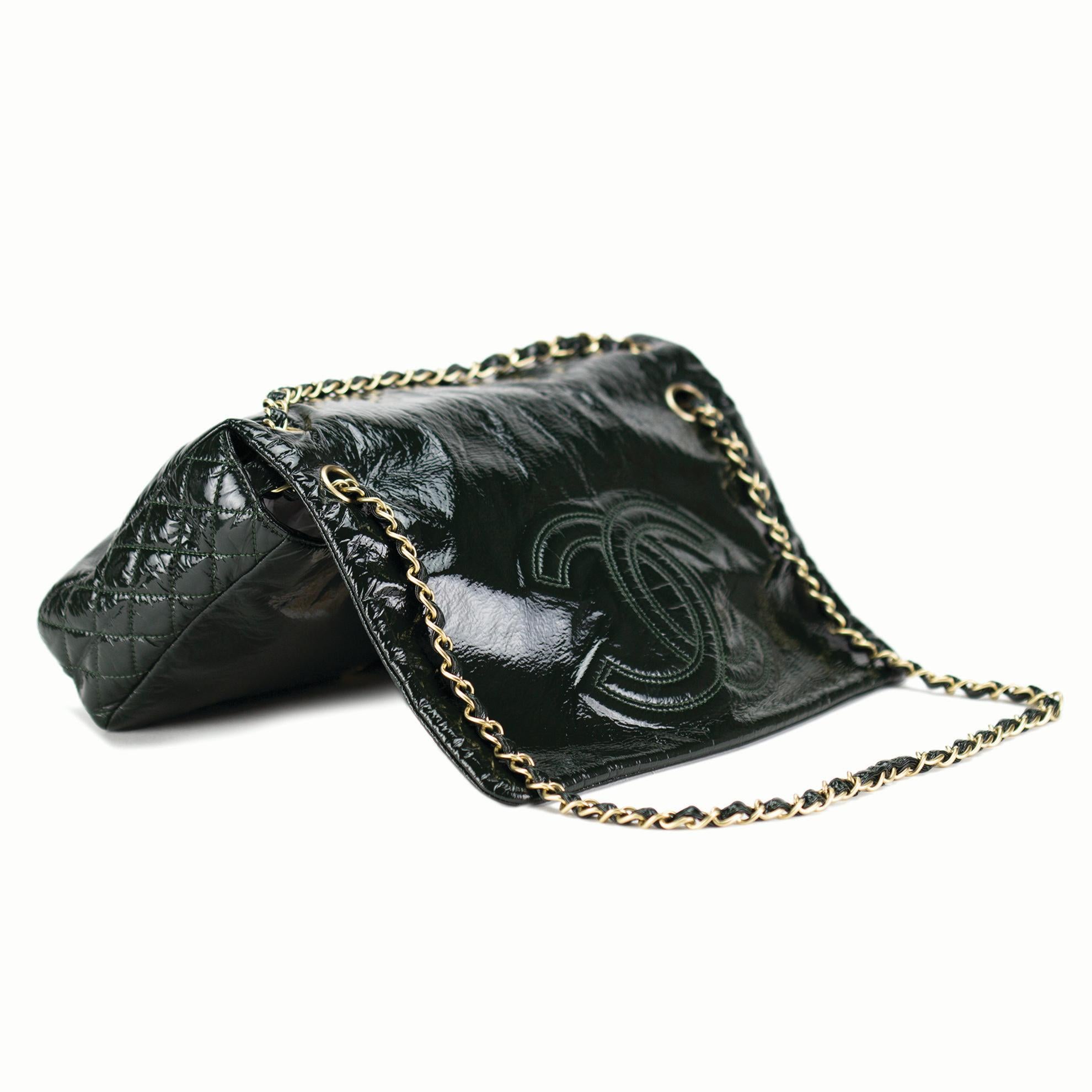 Black Chanel Forest Green Patent Medium Quilted CC Medium Classic Flap Bag For Sale