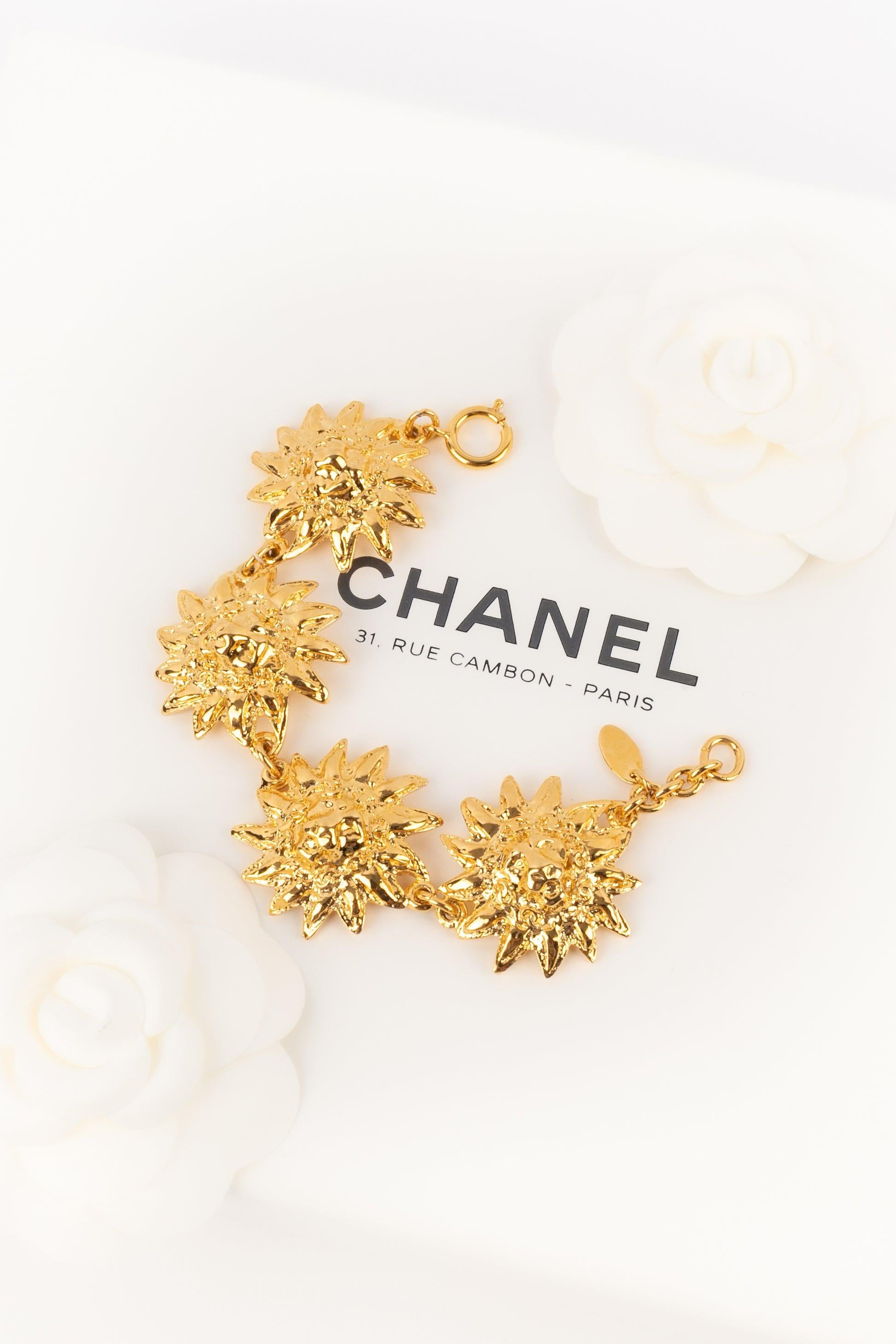 Bracciale Chanel con quattro teste di leone, anni '80 in vendita 2