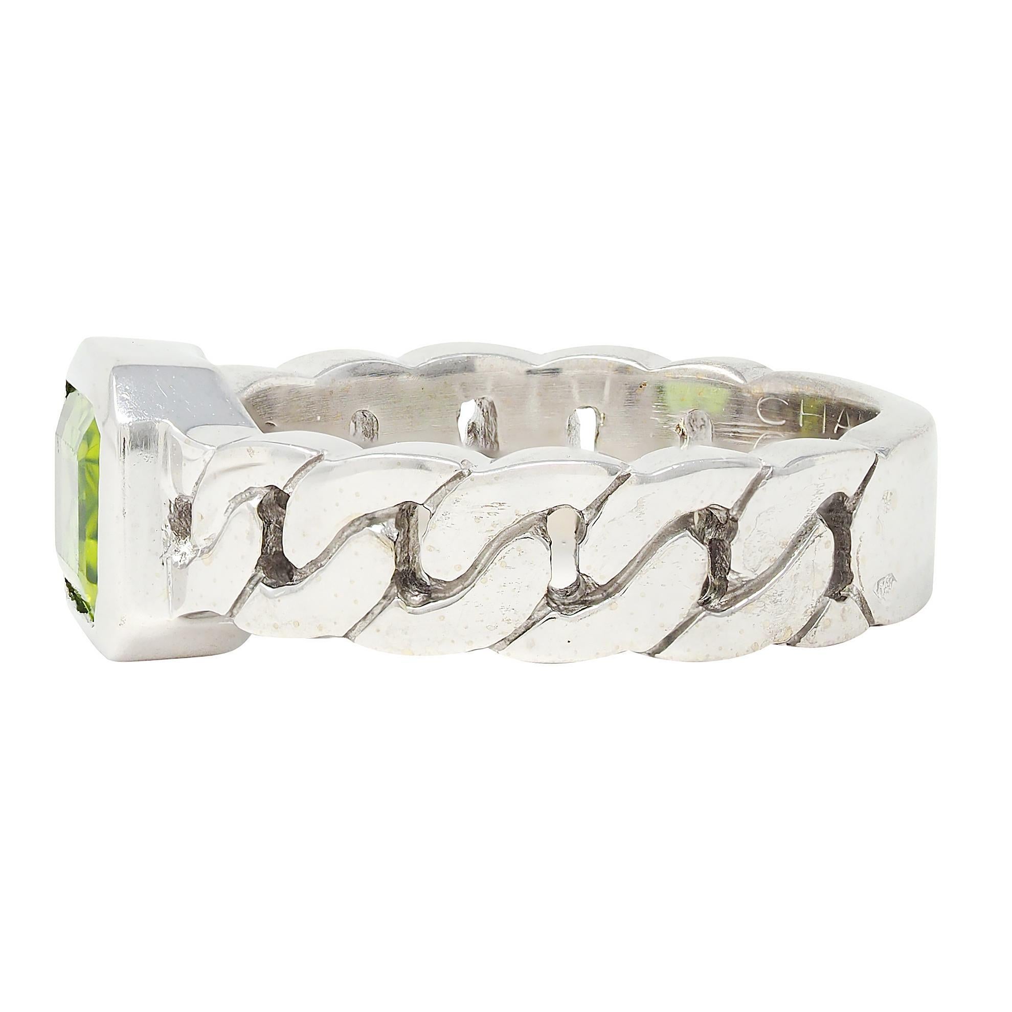 Chanel French 1980's Peridot 18K White Gold Curb Link Bezel Vintage Band Ring For Sale 1