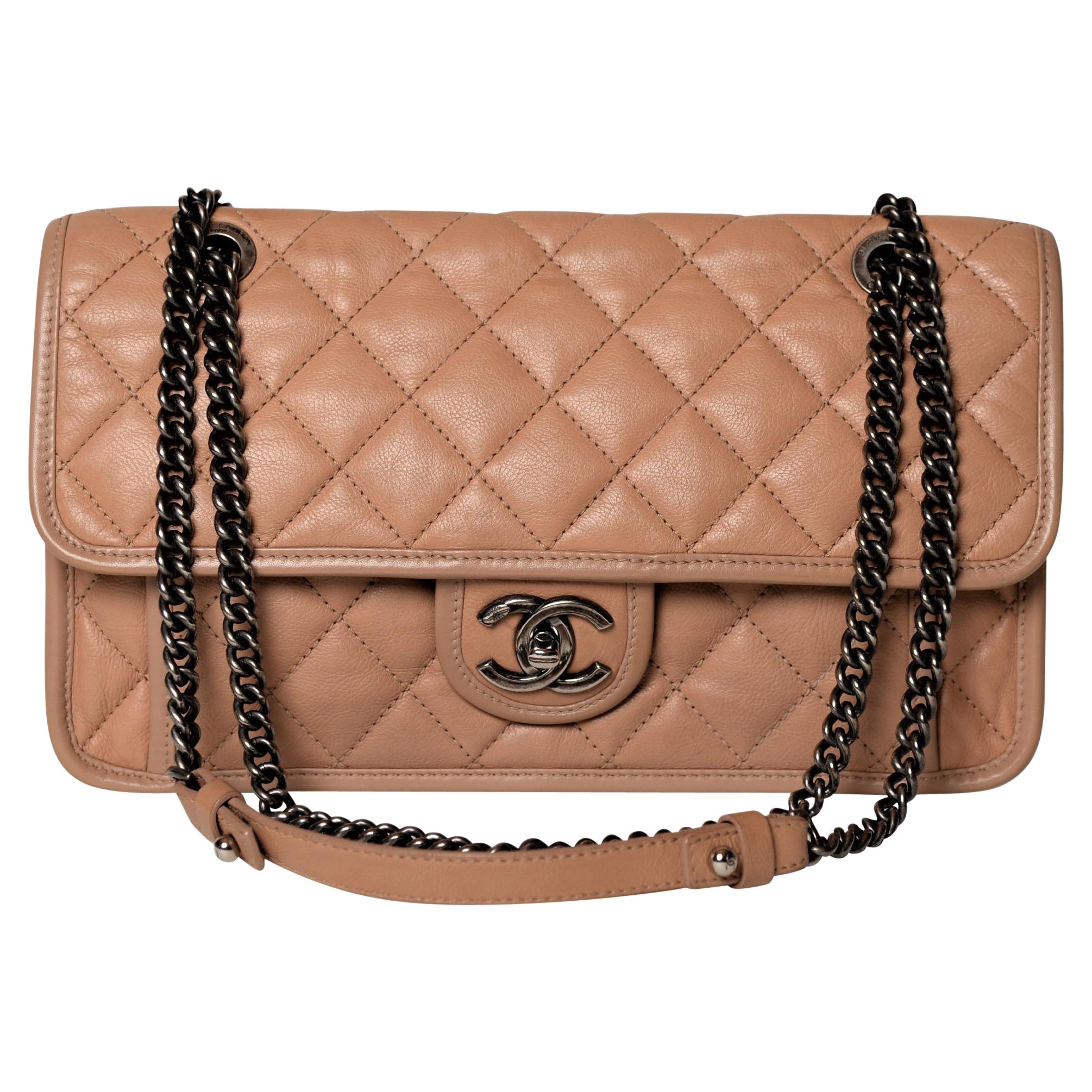 Chanel Französisch Riviera Klappe Tasche gesteppt dunkel Beige