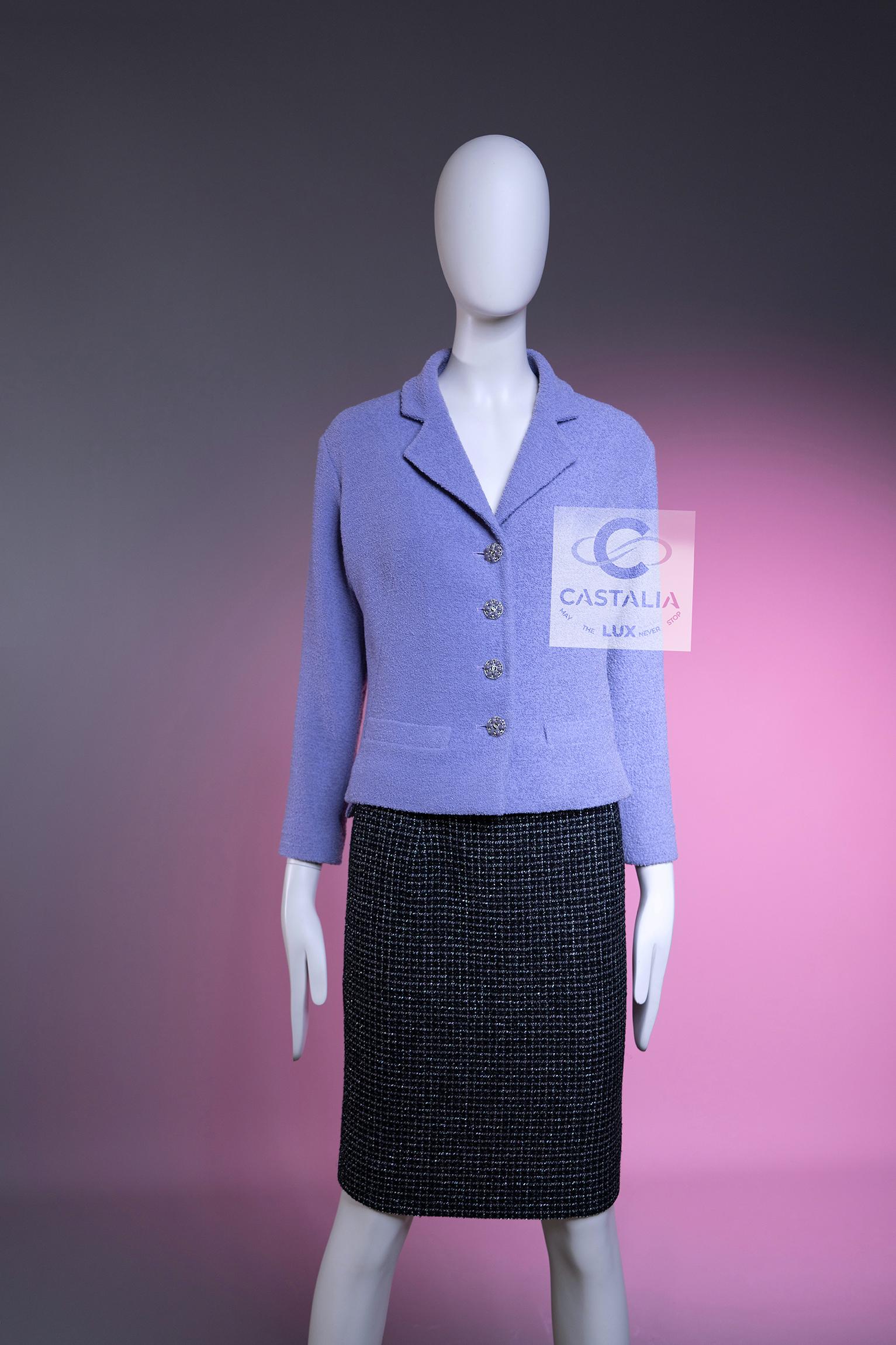 Chanel French Riviera Lavender Tweed Jacket with CC Gripoix Buttons 36 FR en venta 5