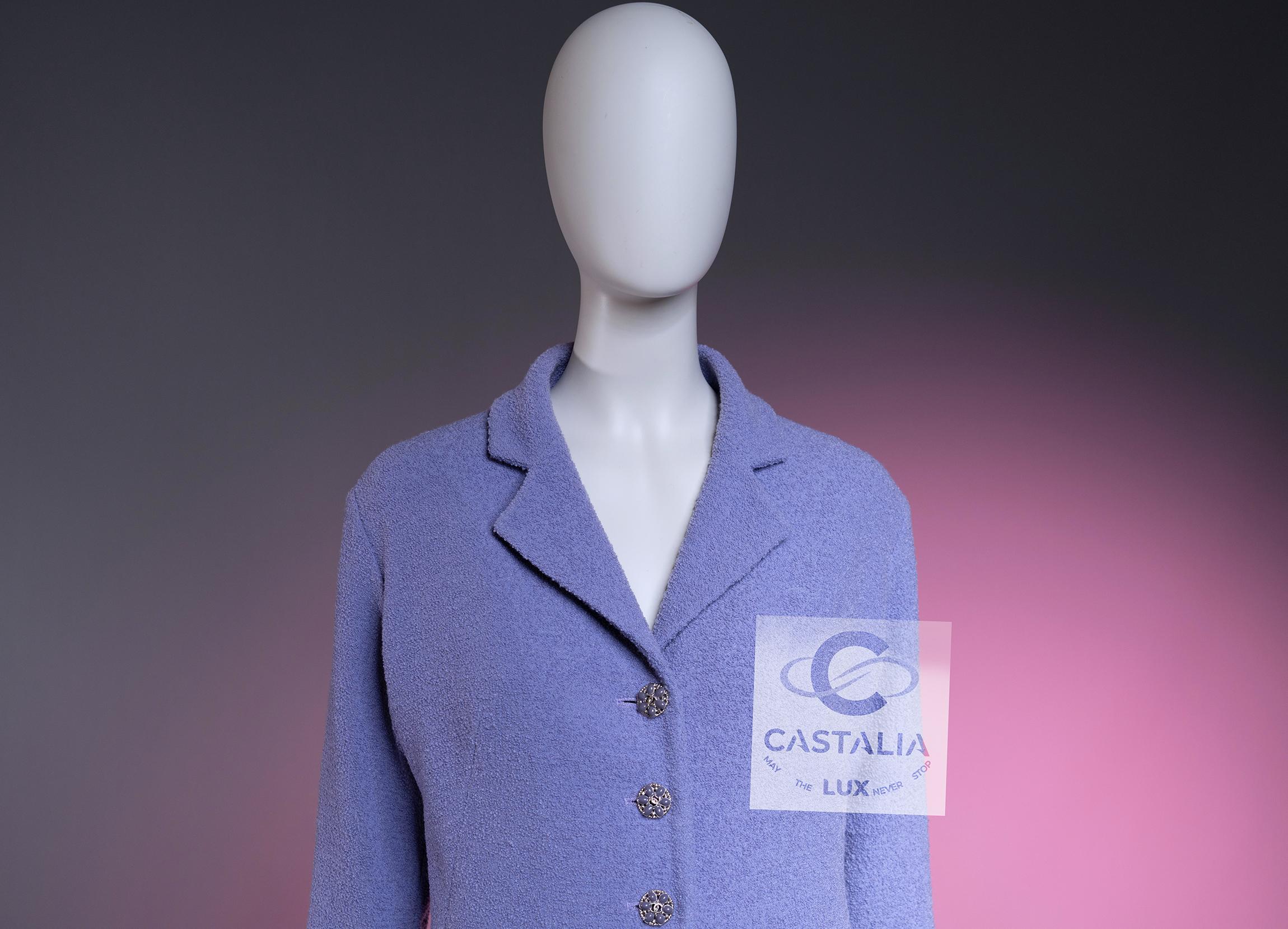 Chanel French Riviera Lavender Tweed Jacket with CC Gripoix Buttons 36 FR en venta 6