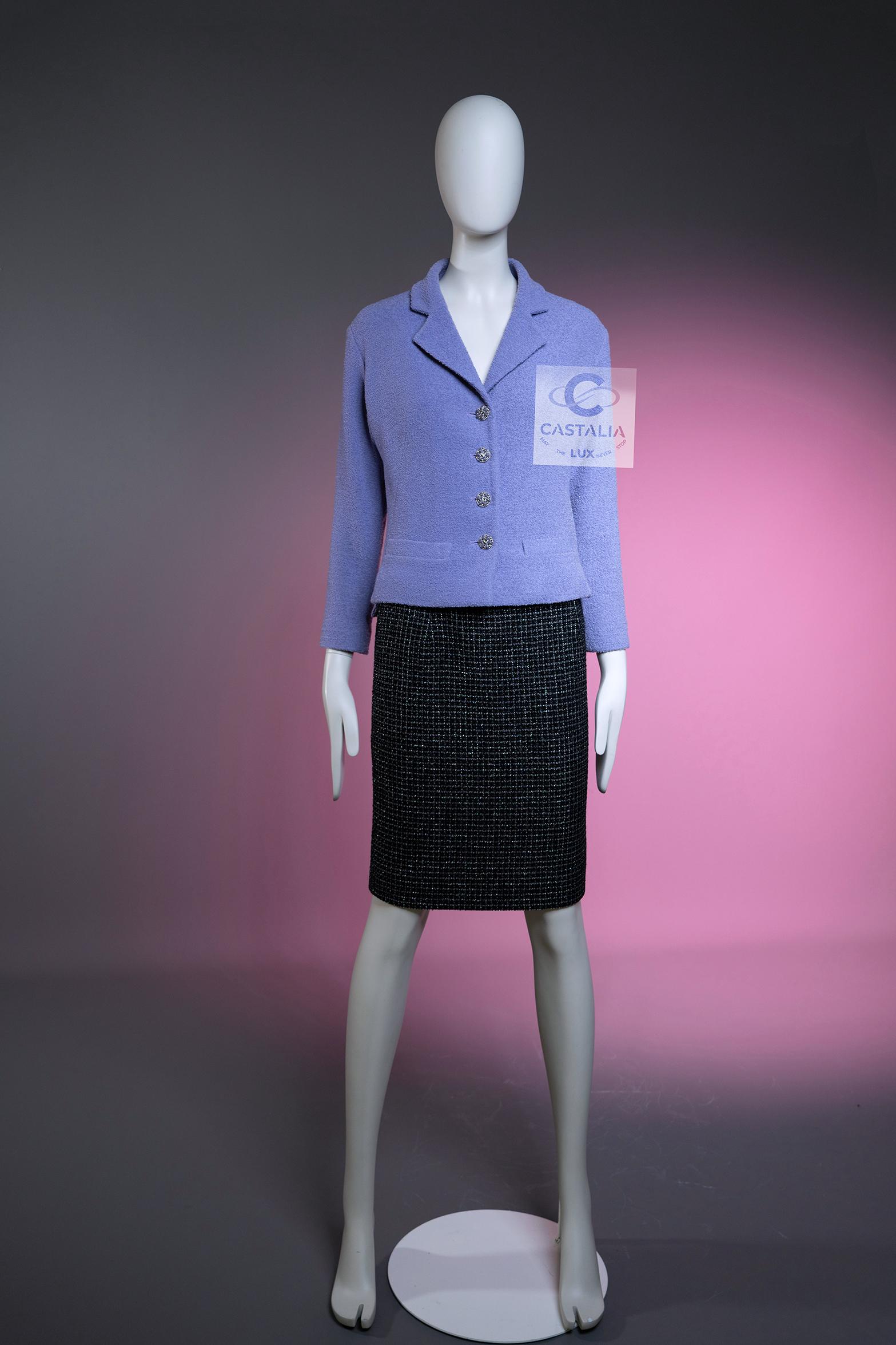 Chanel French Riviera Lavender Tweed Jacket with CC Gripoix Buttons 36 FR en venta 7
