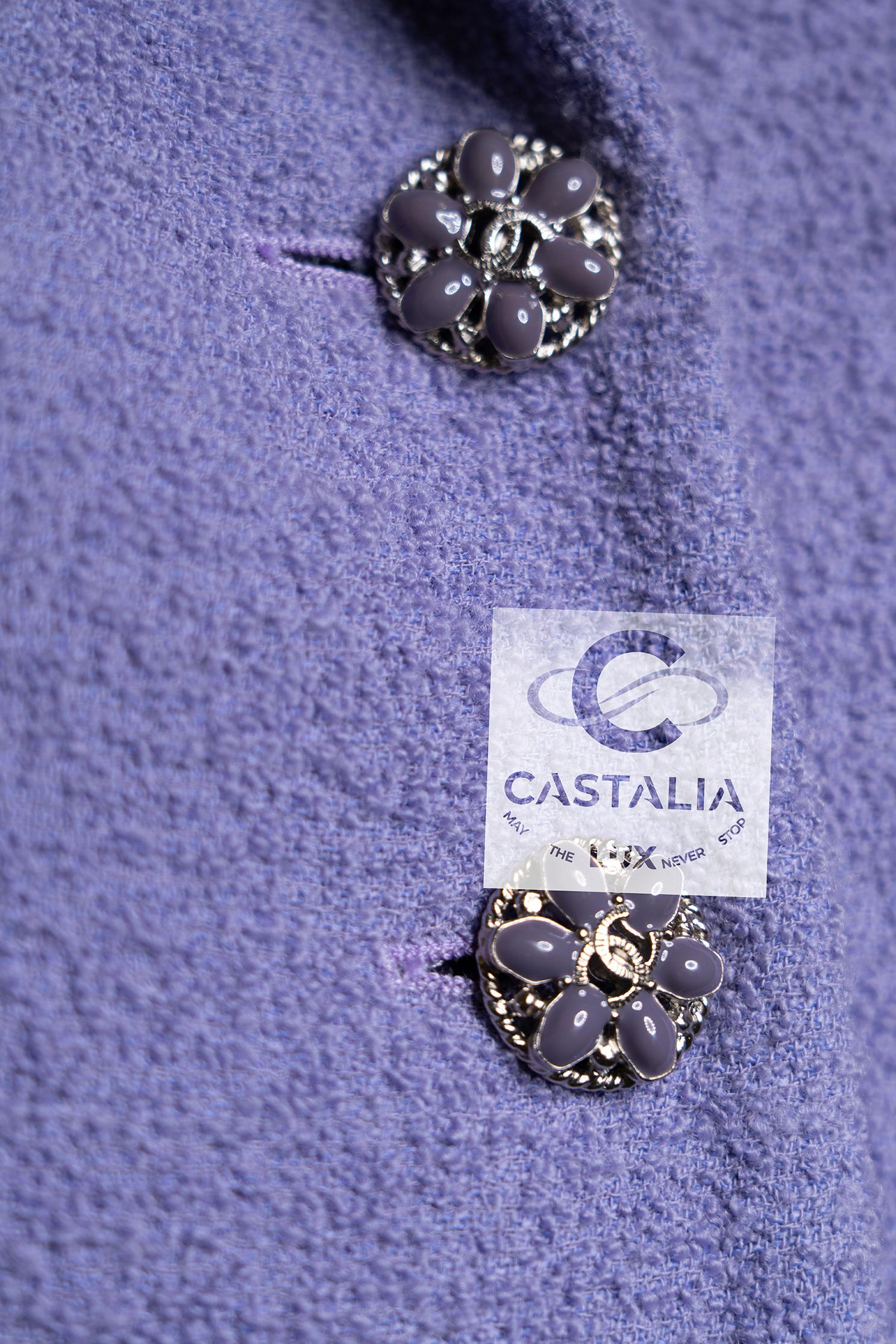 Chanel French Riviera Lavender Tweed Jacket with CC Gripoix Buttons 36 FR en venta 4