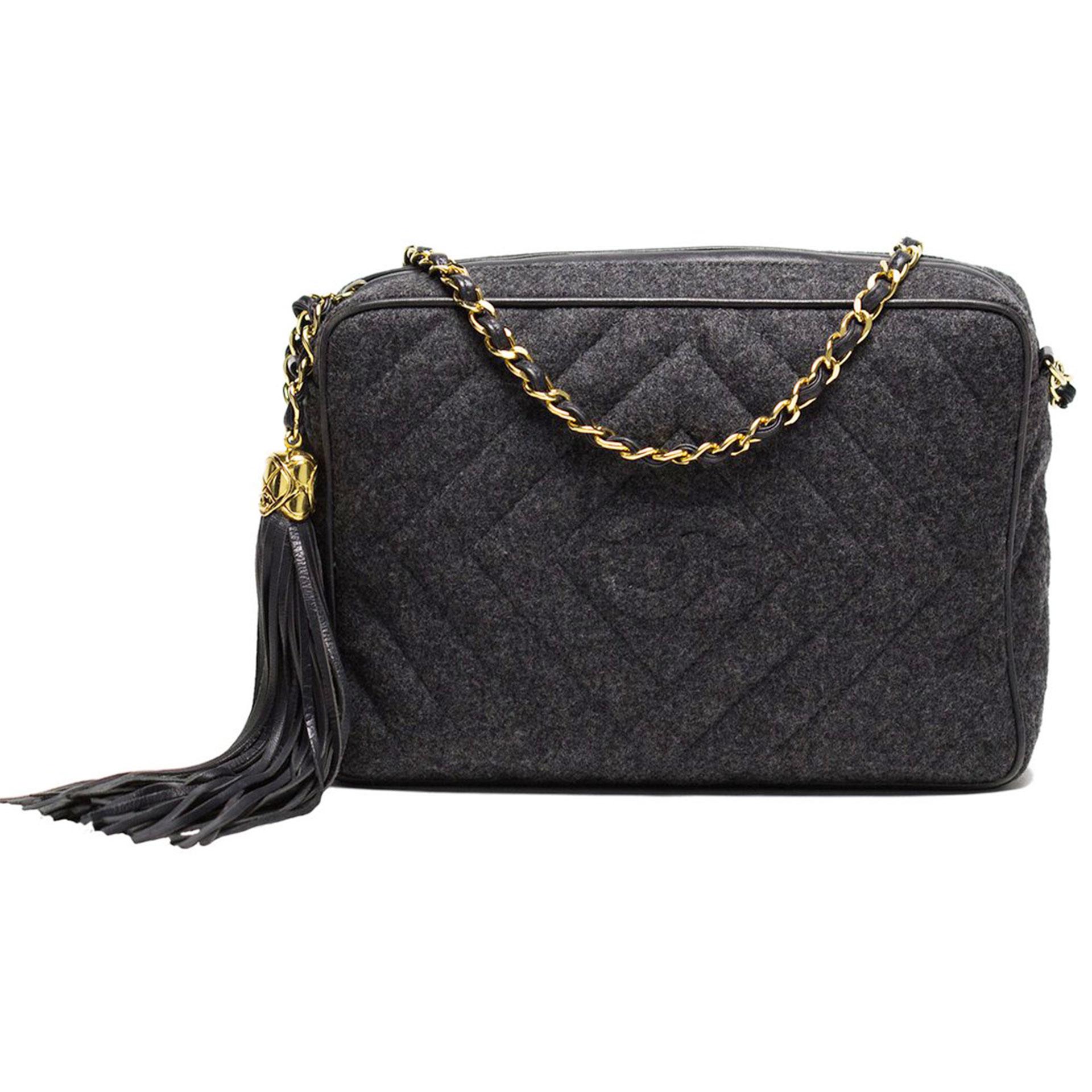 Noir Chanel Fringe Grey Wool Camera Case Chevron Logo Quilted Tote en vente