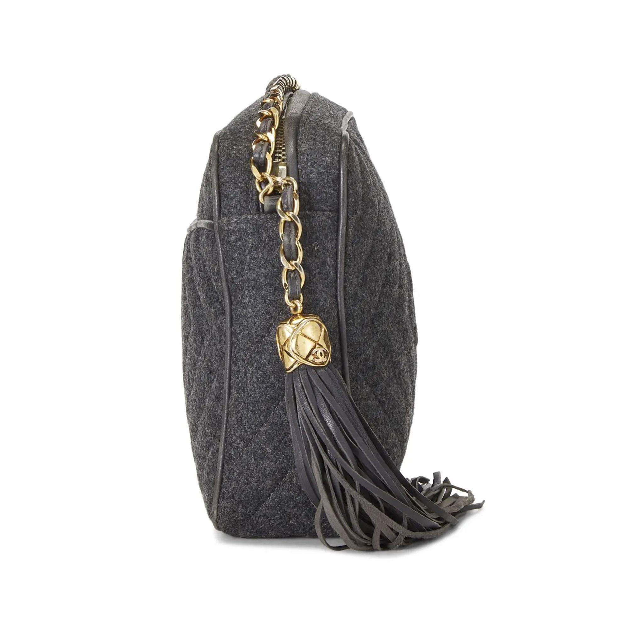 Chanel Fringe Grey Wool Camera Case Chevron Logo Quilted Tote Bon état - En vente à Miami, FL