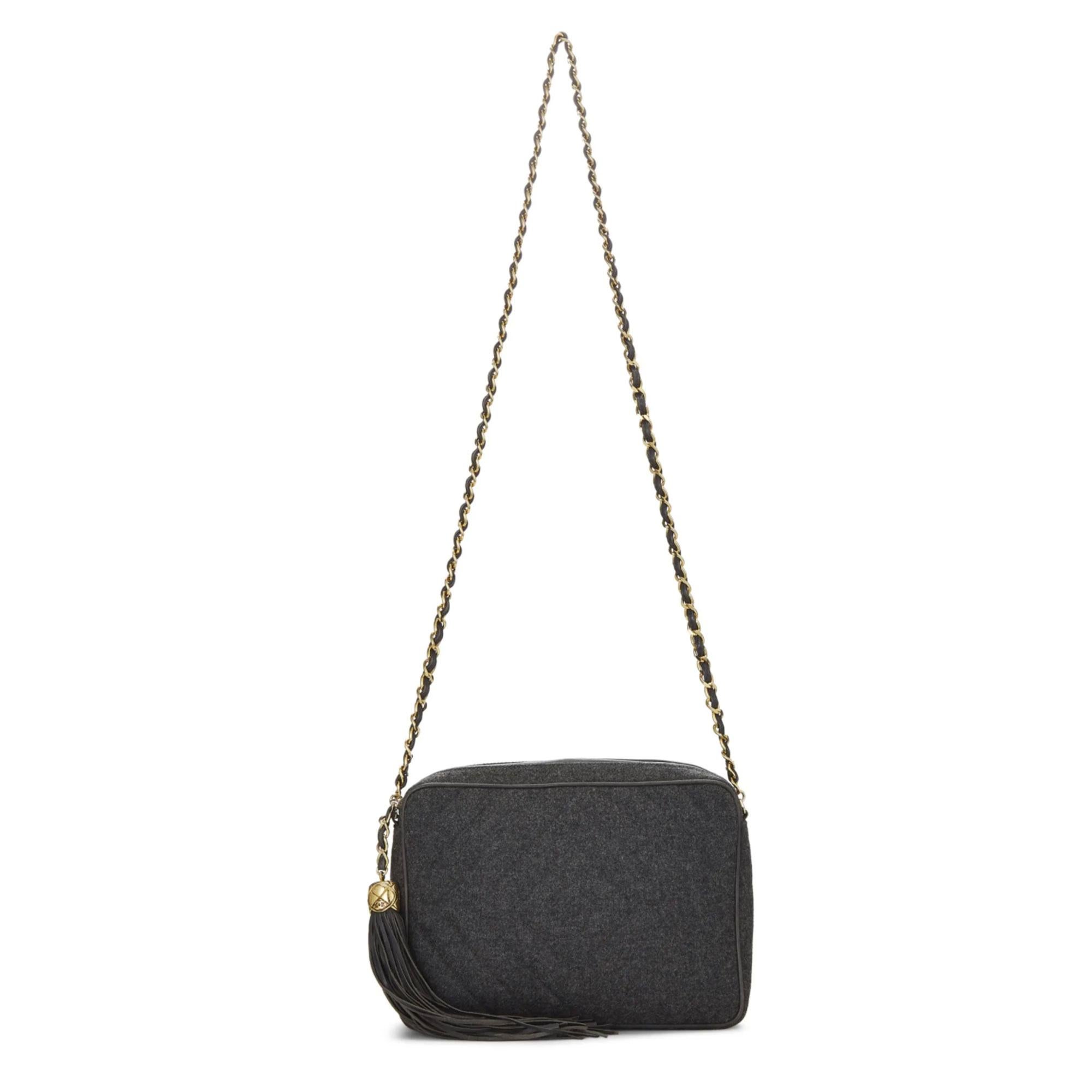 Chanel Fringe Grey Wool Camera Case Chevron Logo Quilted Tote en vente 3