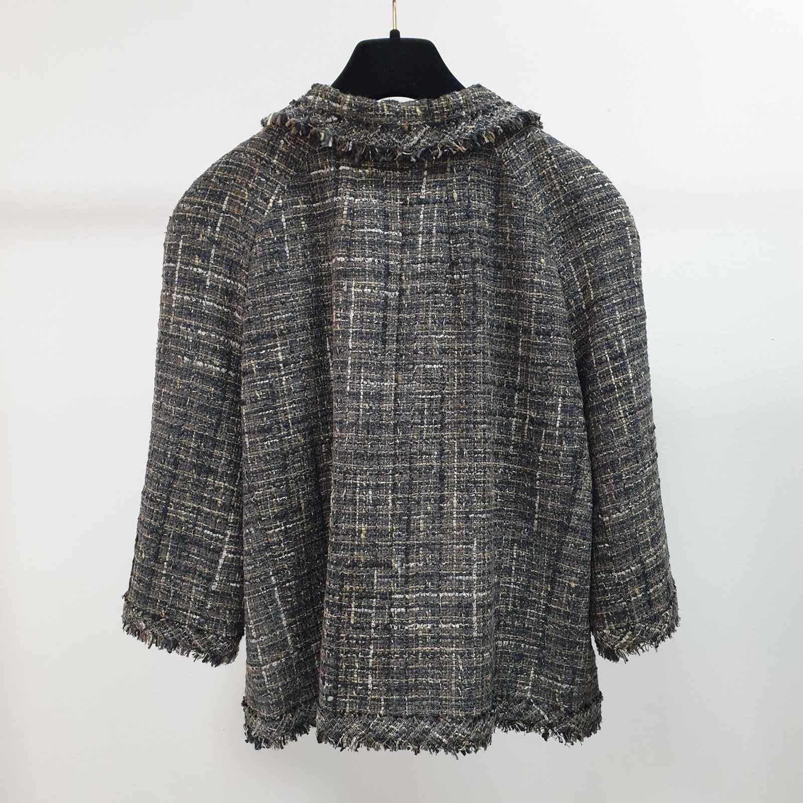 Chanel Fringe Tweed Jacket In Good Condition For Sale In Krakow, PL