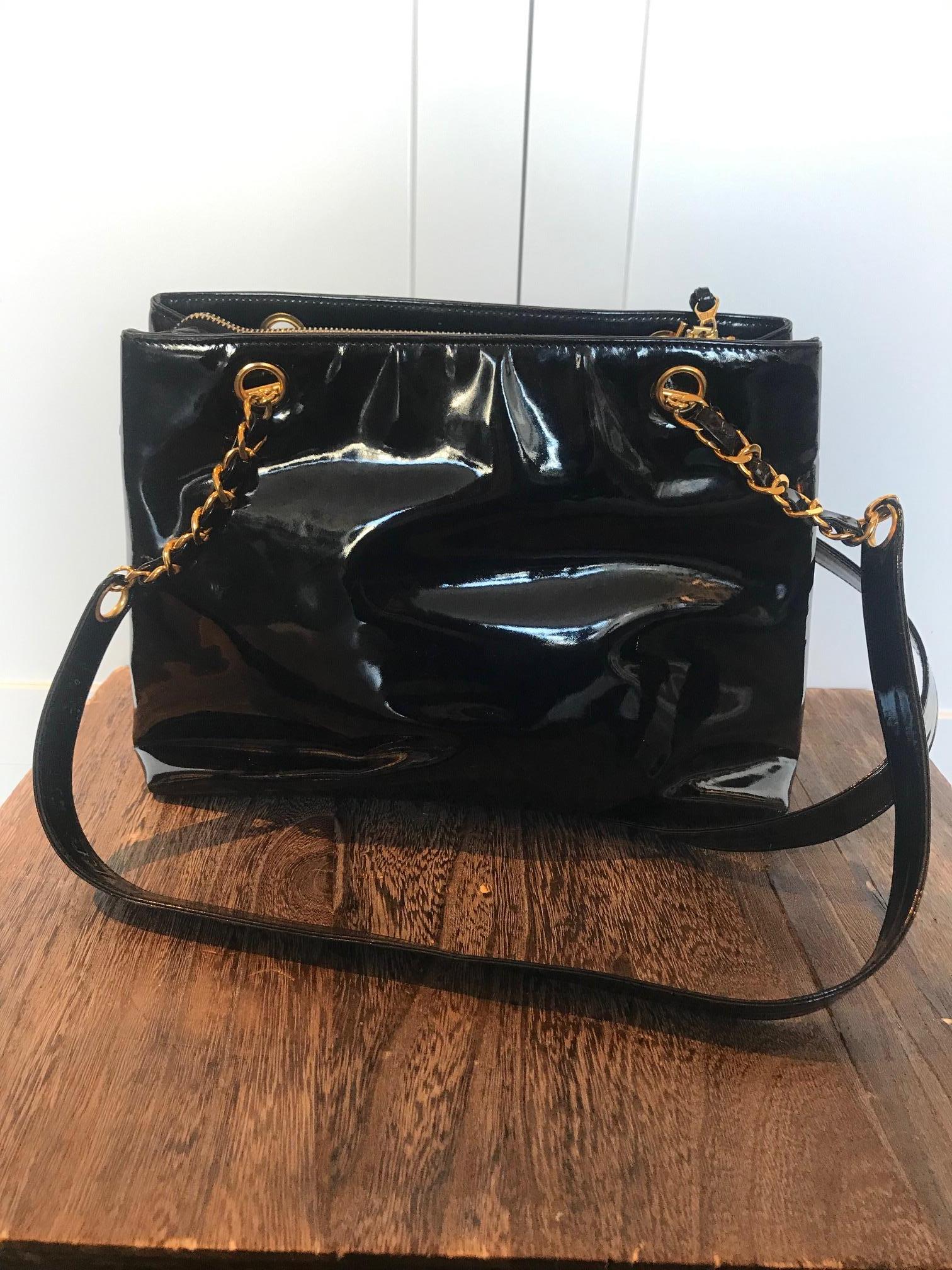 Chanel Front Pocket Tote In Good Condition For Sale In Roslyn, NY