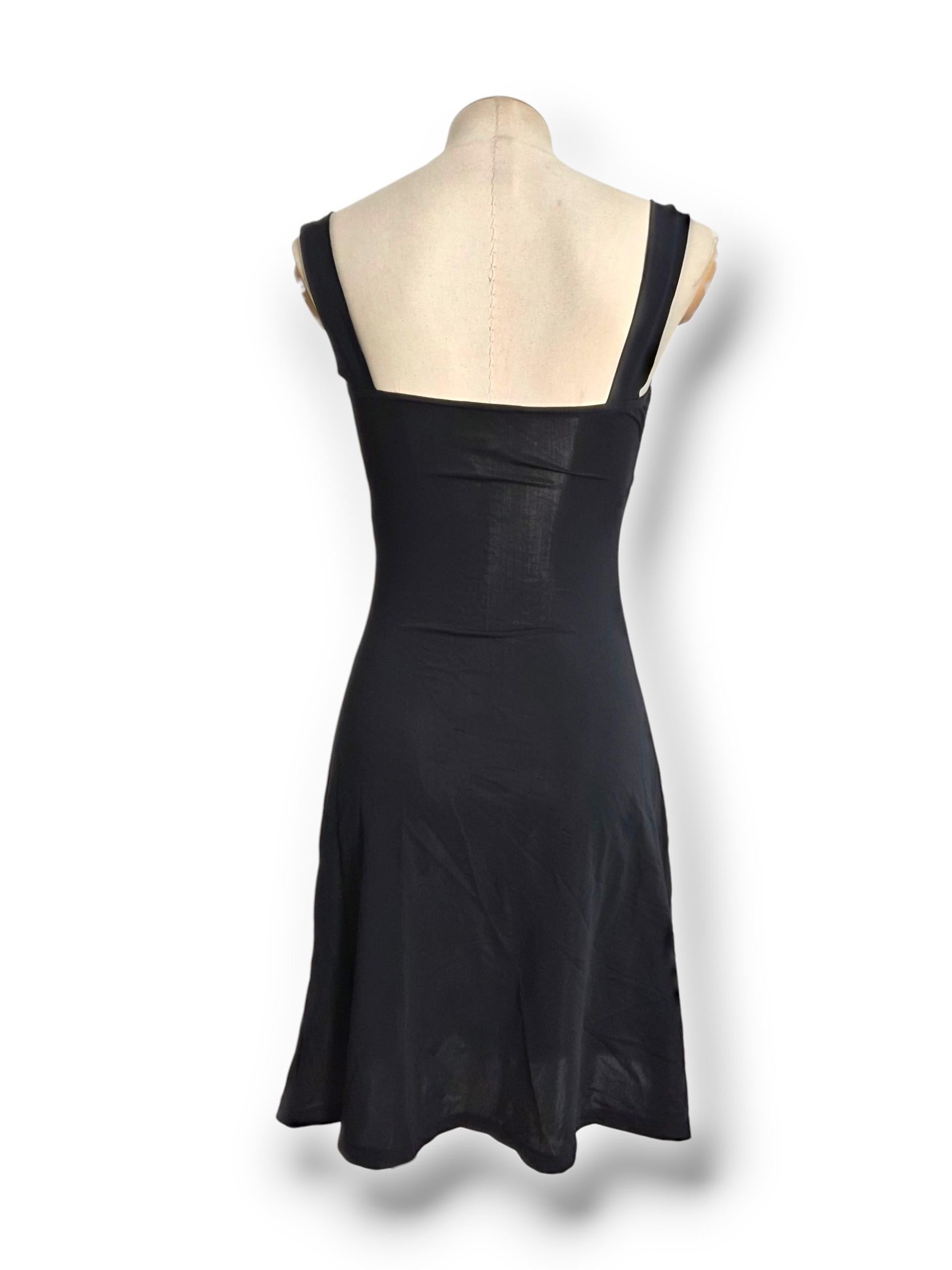 Noir Chanel, robe midi à nouer sur le devant, Croisière 1996 en vente