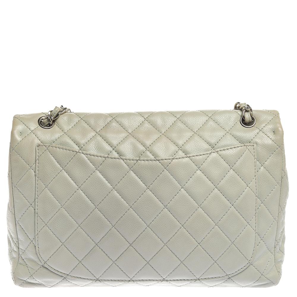 Chanel Frosty Mint Quilted Leather Maxi Classic Double Flap Bag In Good Condition In Dubai, Al Qouz 2