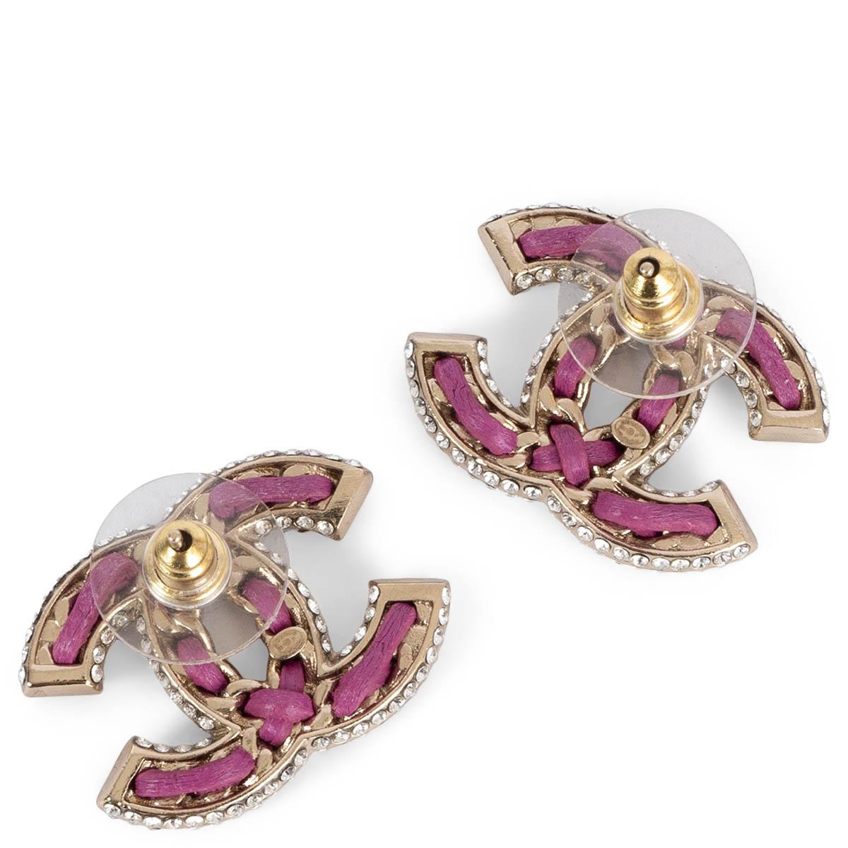100% authentic Chanel fuchsia leather woven chain and crystal embellished CC ear studs in light gold-tone metal. Have been worn and are in excellent condition. Include felt protection and box. 

2021 Pre-Spring

Measurements
Model	21P
Tag