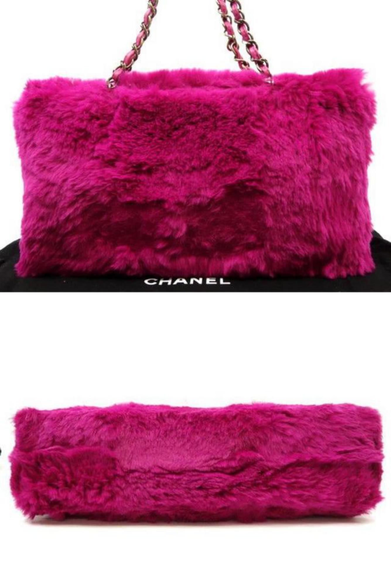 Chanel Fuchsia Chain Tote 228729 Pink Rabbit Fur Shoulder Bag In Good Condition For Sale In Forest Hills, NY