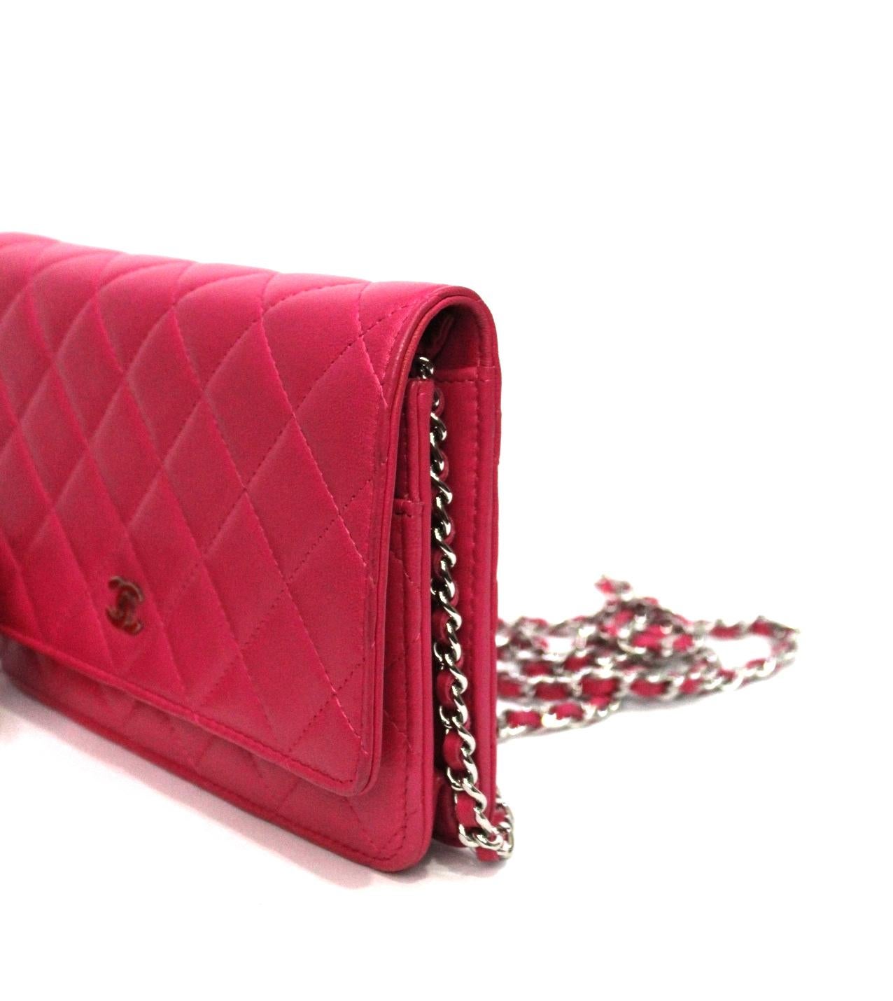  Chanel Fuchsia Leather Woc Bag In Excellent Condition In Torre Del Greco, IT