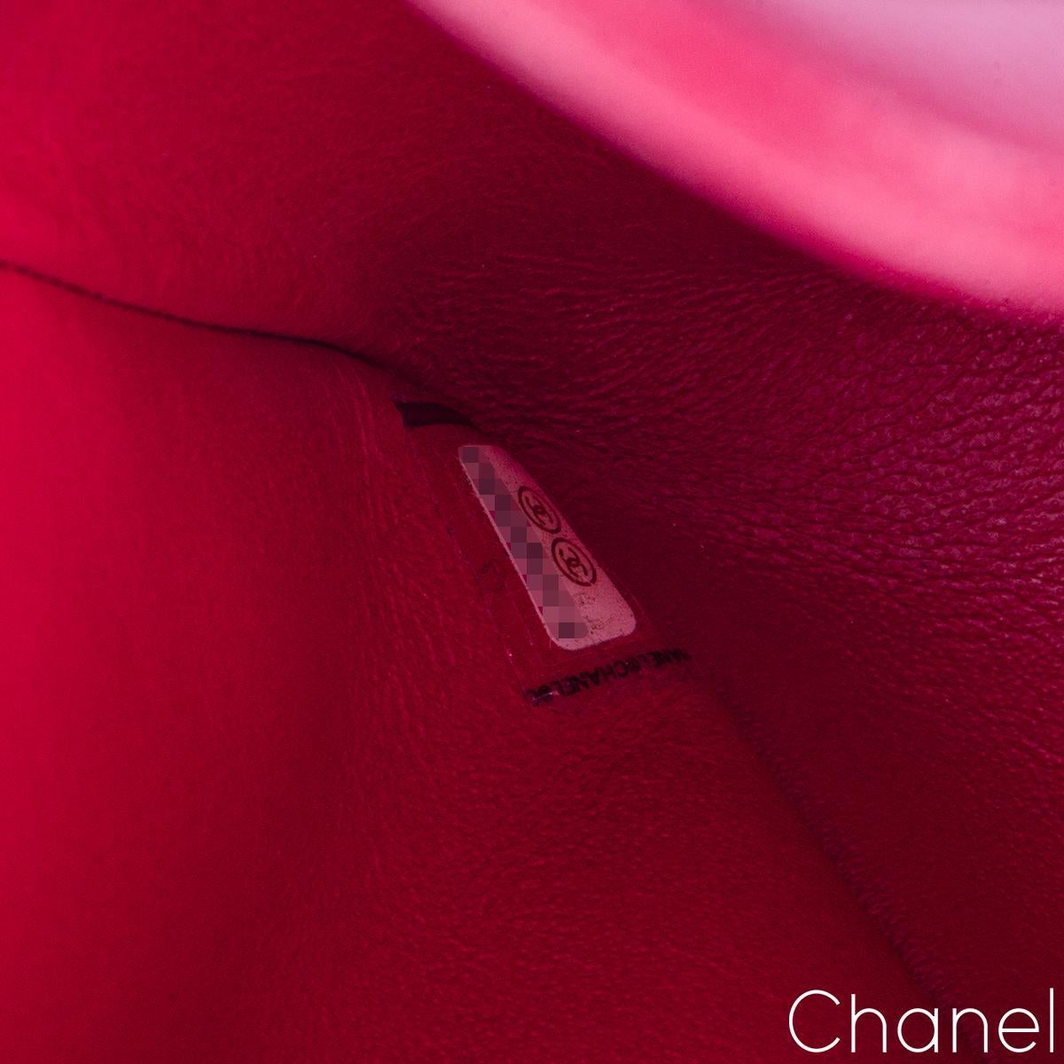 Chanel Fuchsia Pink Caviar Medium Chevron Quilted 2.55 Reissue Double Flap Bag In Excellent Condition In Mayfair, London, London