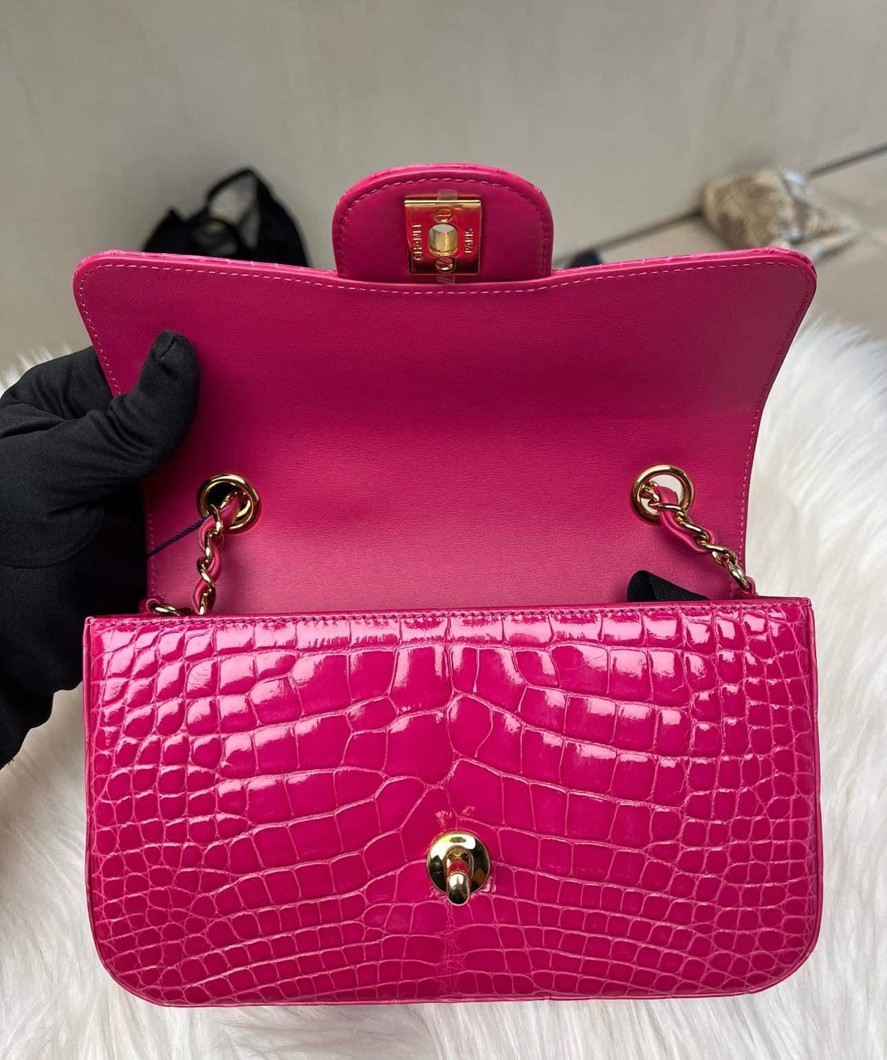 Chanel Fuchsia Pink Shiny Alligator rectangular mini flap Bag GHW For Sale 6