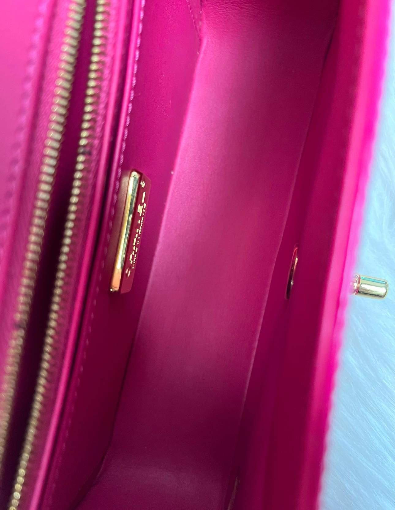 Chanel Fuchsia Pink Shiny Alligator rectangular mini flap Bag GHW For Sale 9