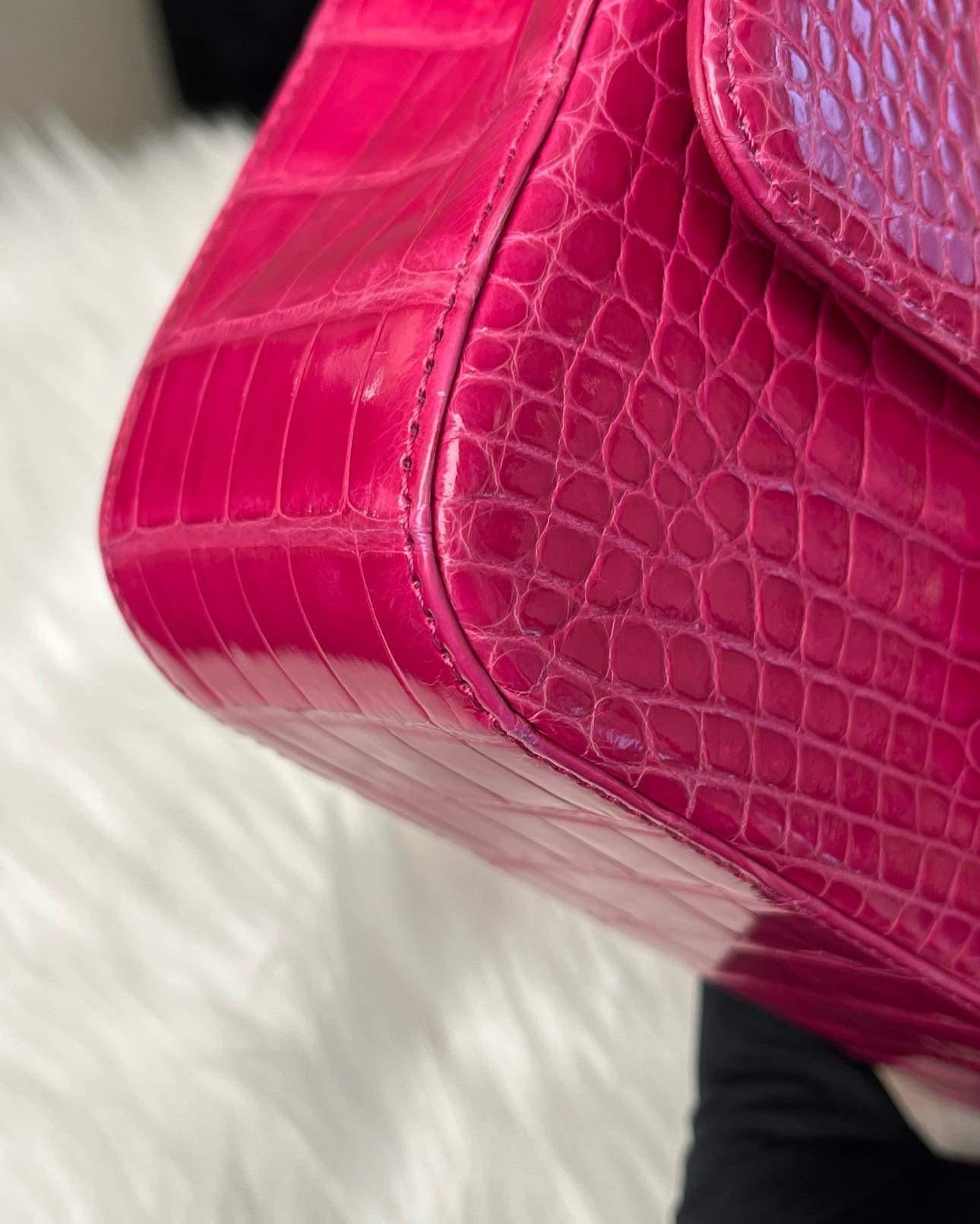 Chanel Fuchsia Pink Shiny Alligator rectangular mini flap Bag GHW In Excellent Condition For Sale In New York, NY