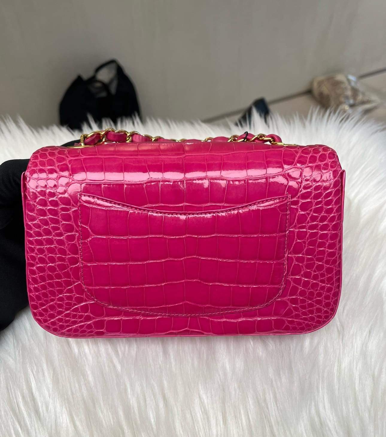 Chanel Fuchsia Pink Shiny Alligator rectangular mini flap Bag GHW For Sale 1
