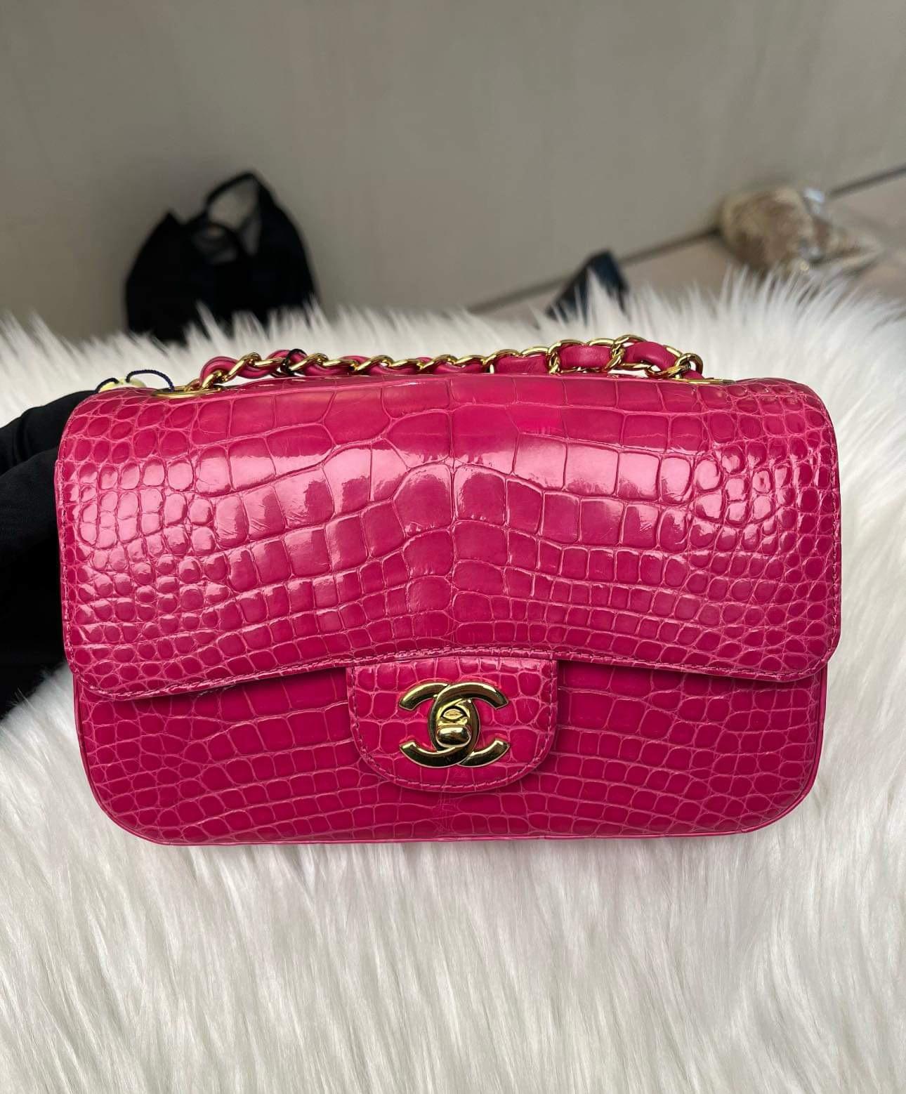 Chanel Fuchsia Pink Shiny Alligator rectangular mini flap Bag GHW For Sale 2
