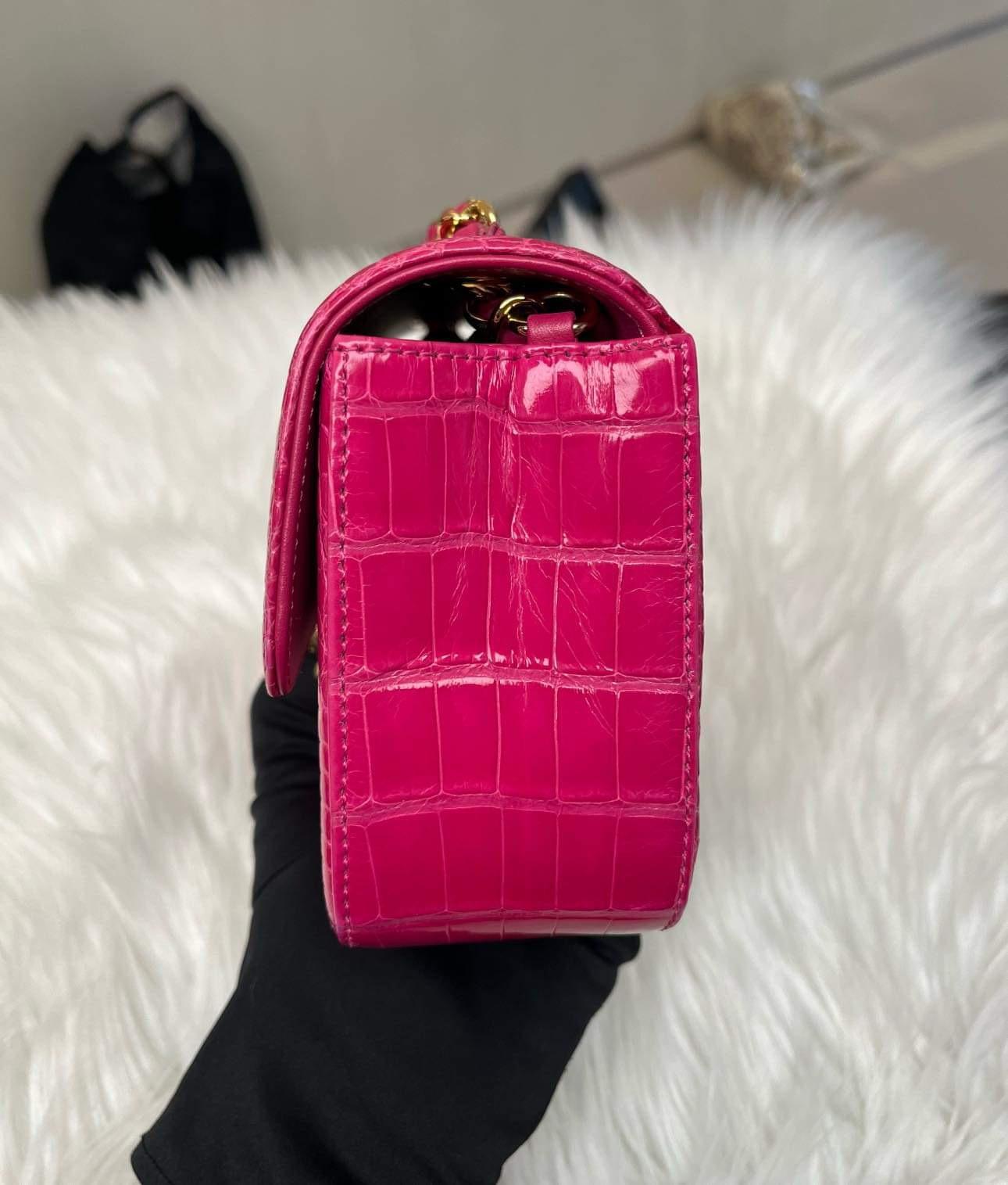 Chanel Fuchsia Pink Shiny Alligator rectangular mini flap Bag GHW For Sale 3