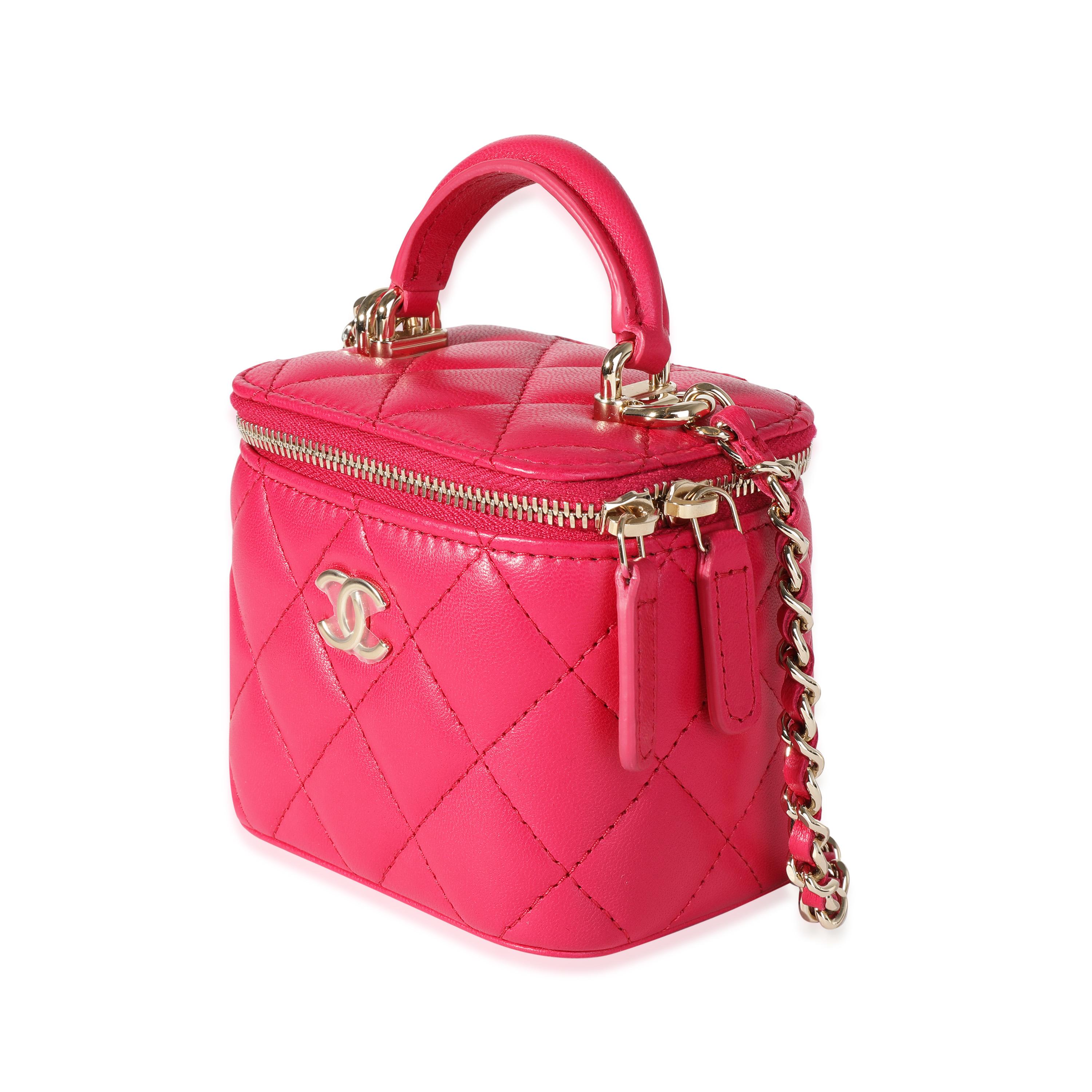 Chanel Mini Vanity Crossbody in pelle d'agnello trapuntata fucsia In condizioni ottime a New York, NY