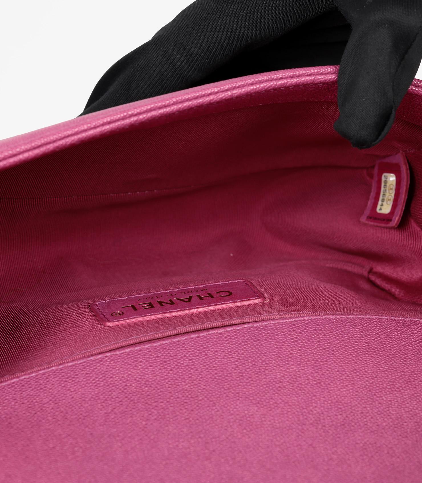Chanel Fuchsia Quilted Shiny Caviar Leather Small Le Boy For Sale 5