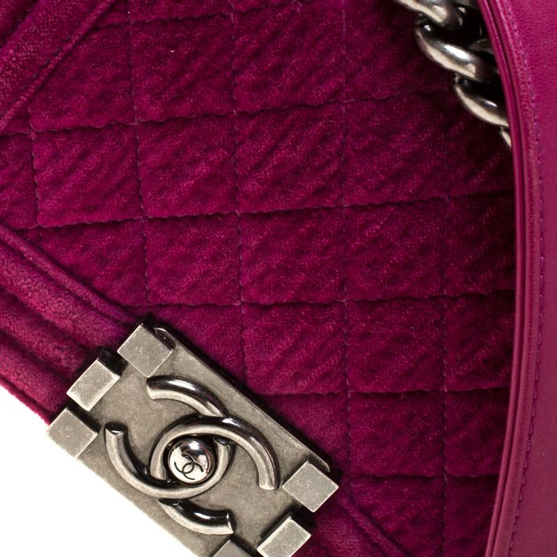 Chanel Fuchsia Quilted Velvet Small Boy Flap Bag In Good Condition In Dubai, Al Qouz 2