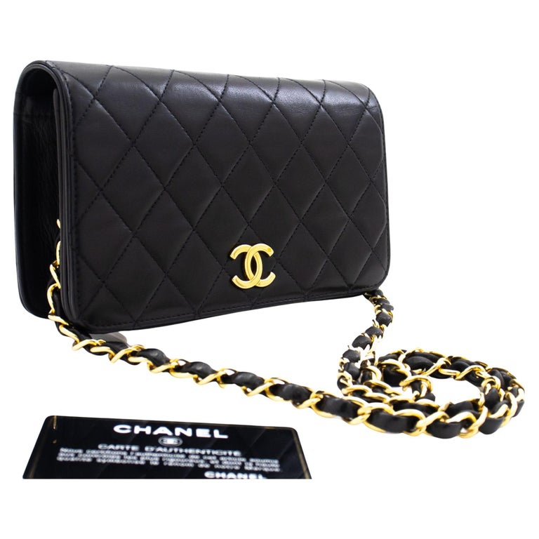 Chanel Black Quilted Lambskin Small Flap Gold Chain Bag 40c21s