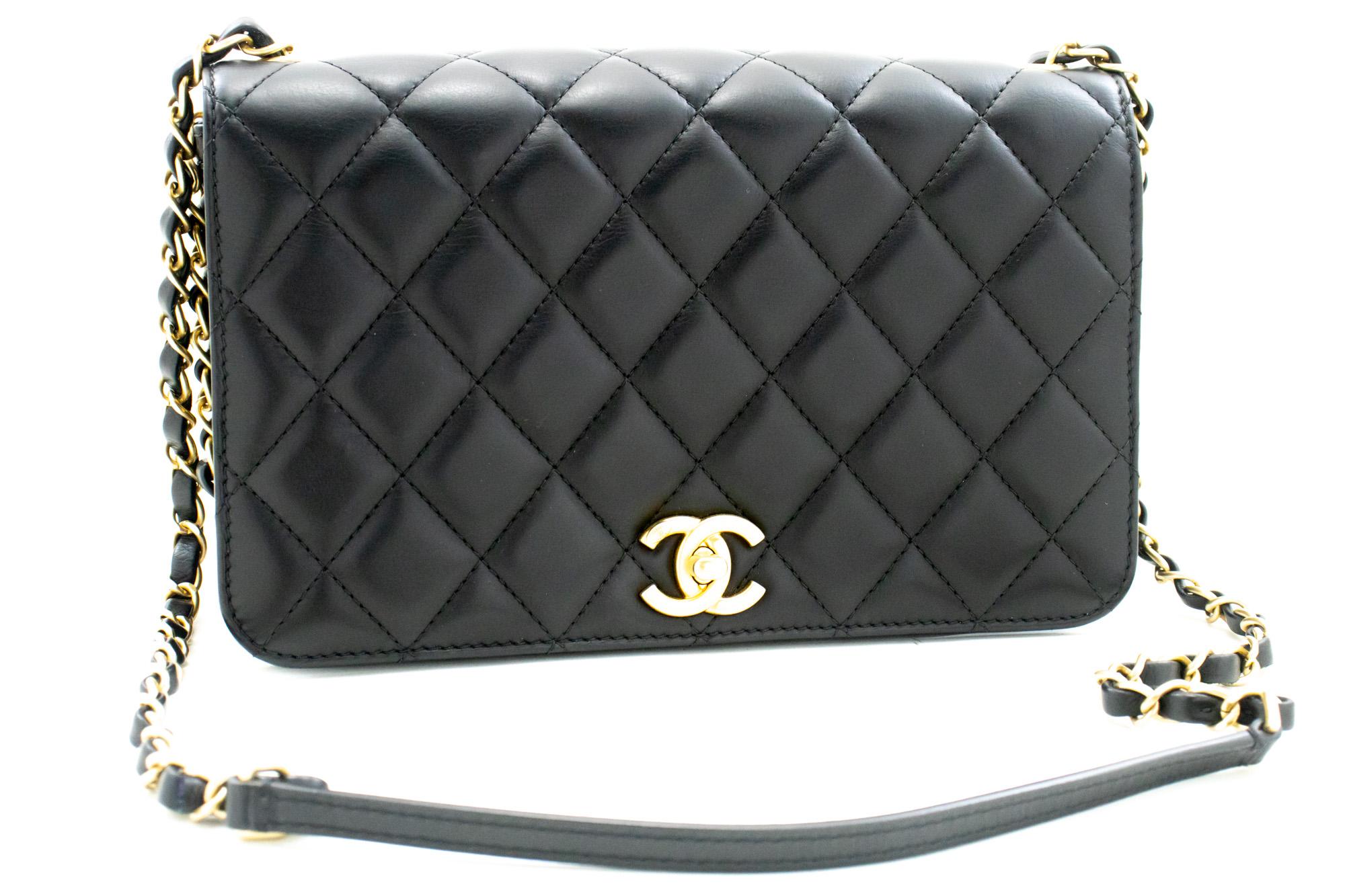 An authentic CHANEL Full Flap Chain Shoulder Bag Black Quilted made of black Lambskin Leather. The color is Black. The outside material is Leather. The pattern is Solid. This item is Contemporary. The year of manufacture would be 2017.
Conditions &