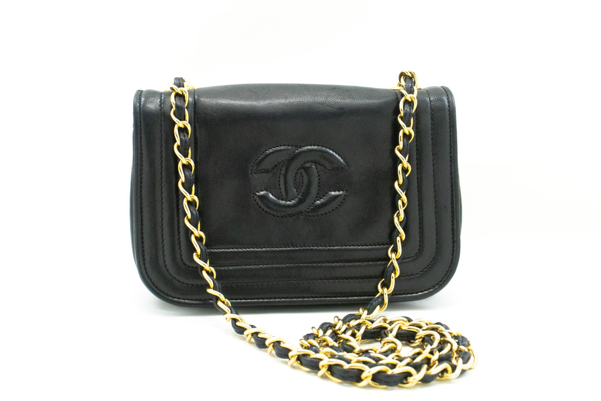 An authentic CHANEL Full Flap Mini Small Chain Shoulder Bag Black Coco Quilted. The color is Black. The outside material is Leather. The pattern is Solid. This item is Vintage / Classic. The year of manufacture would be 1986-1988.
Conditions &