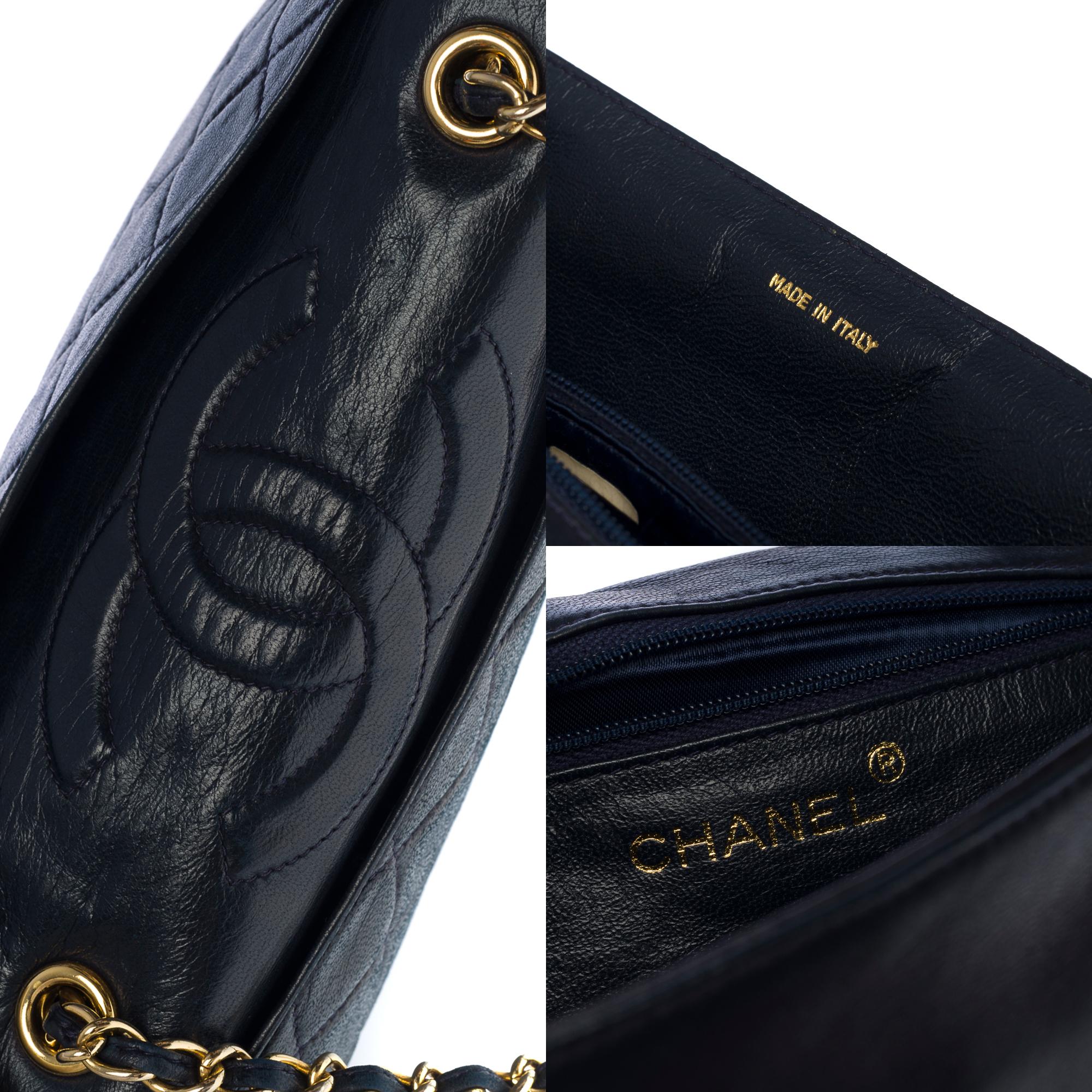 Women's Chanel Full flap shoulder bag in navy quilted lambskin, GHW For Sale