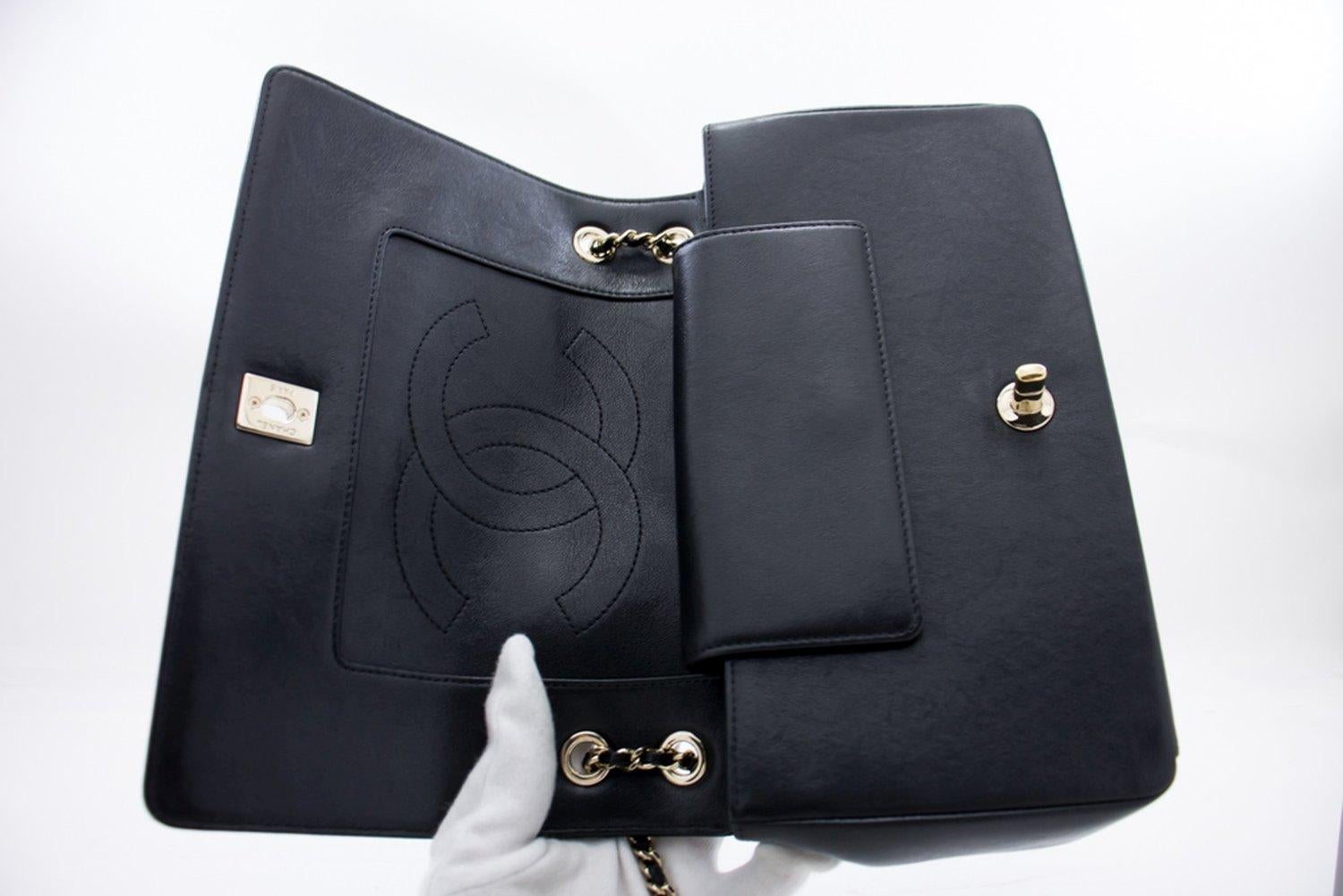 CHANEL Full Flap V Stitch Kette Umhängetasche Schwarz Gold im Angebot 13