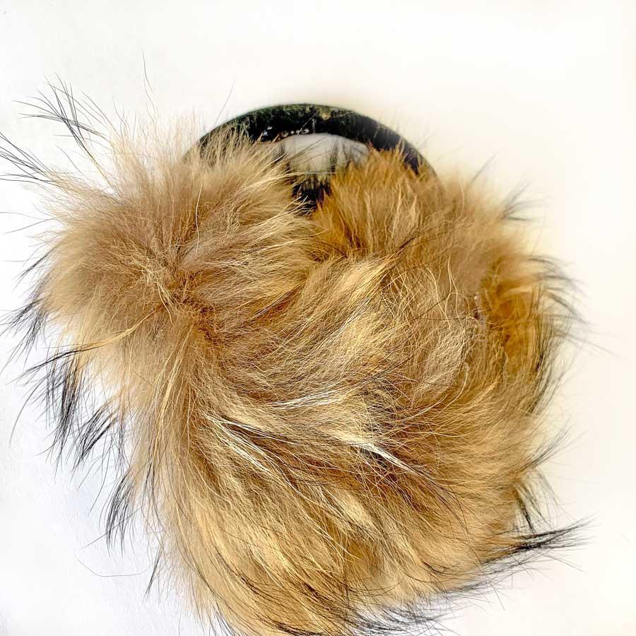 CHANEL Fur and Jewelry Earmuffs In Excellent Condition For Sale In Paris, FR