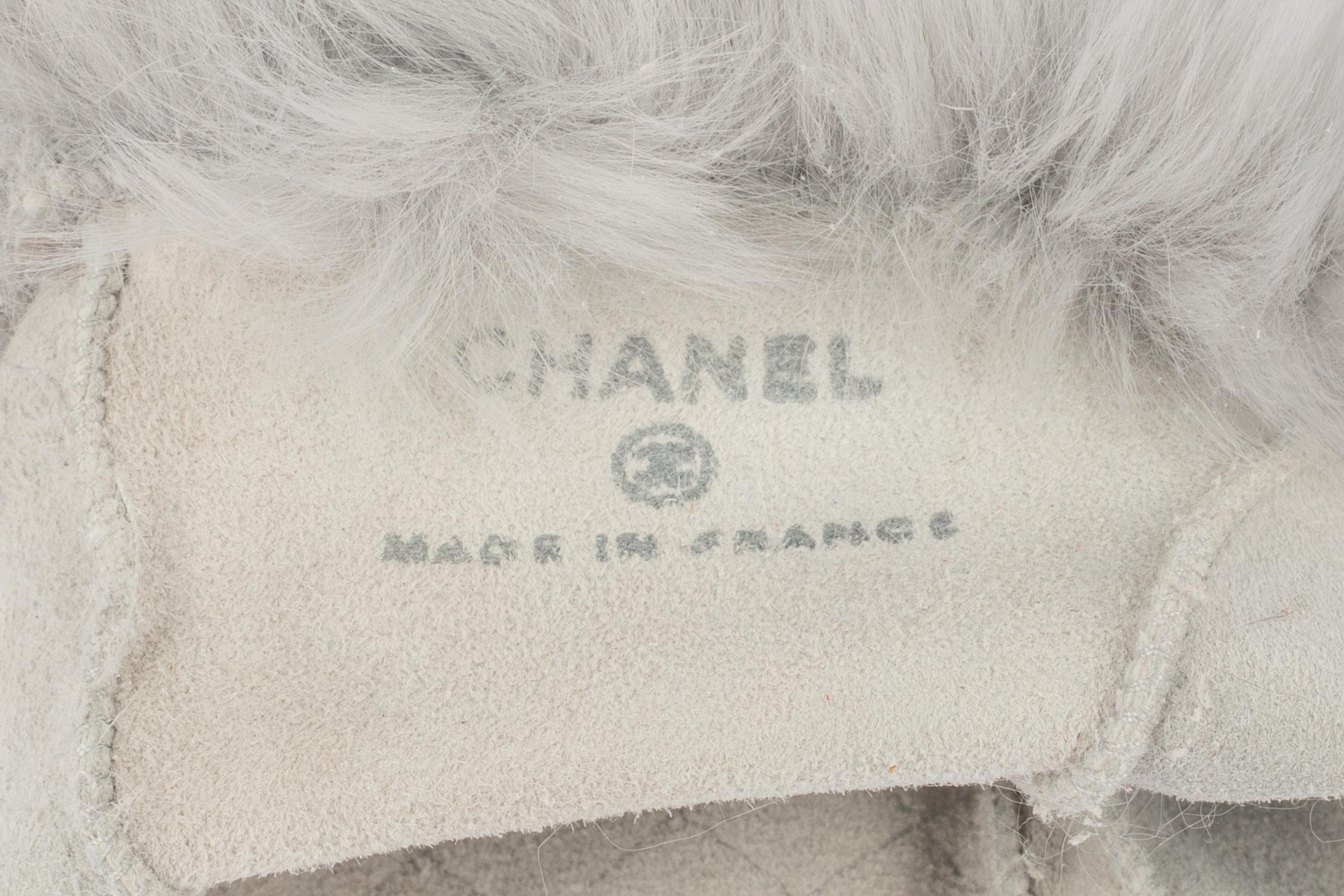 Gants sans doigts en fourrure et cuir de Chanel en vente 3