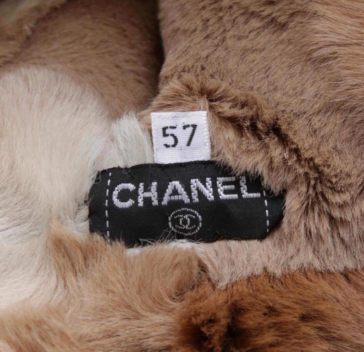 Women's or Men's Chanel fur cap For Sale