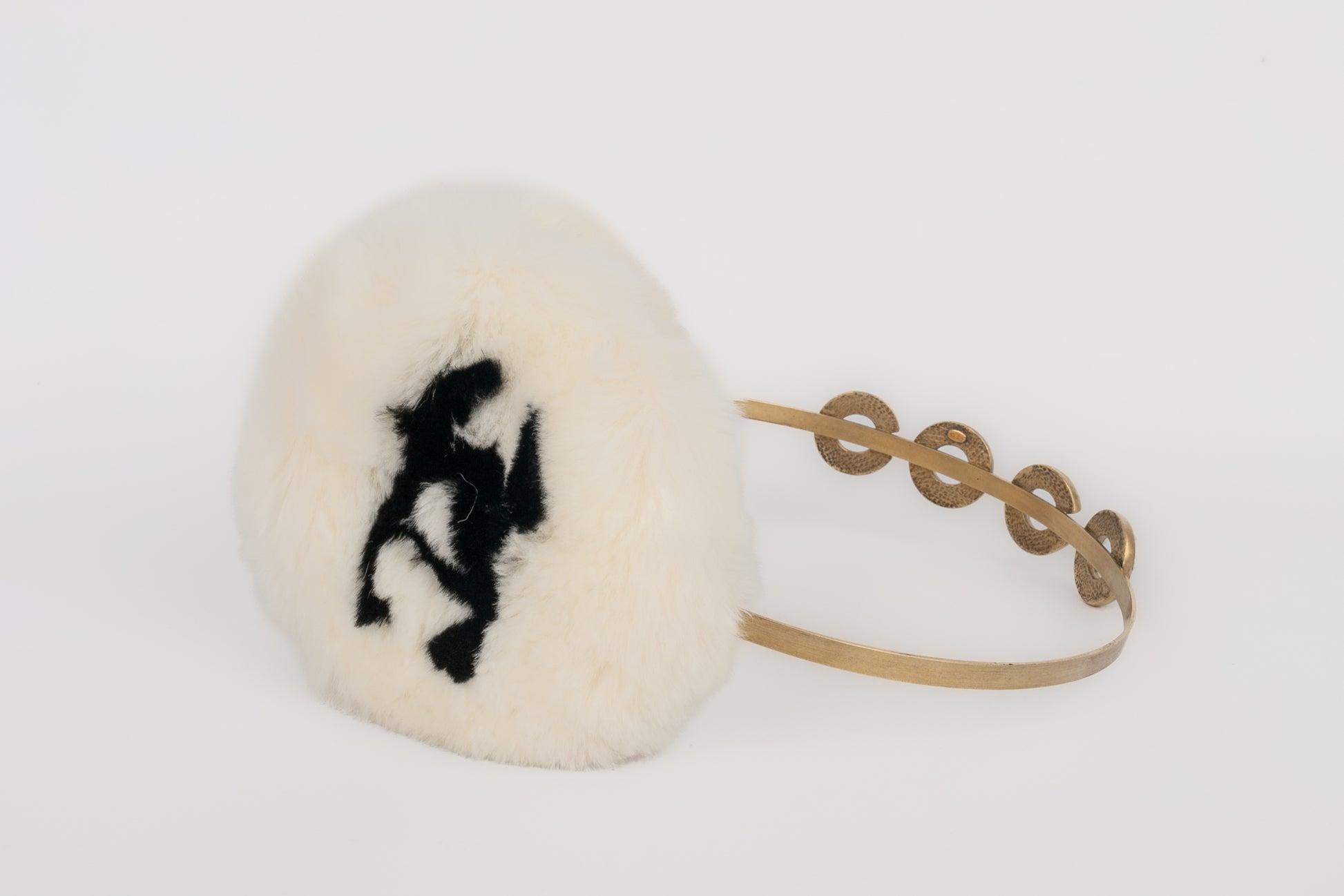 Chanel Fur Earmuffs with Golden Metal Ring and Costume Pearls, 2001 In Good Condition For Sale In SAINT-OUEN-SUR-SEINE, FR