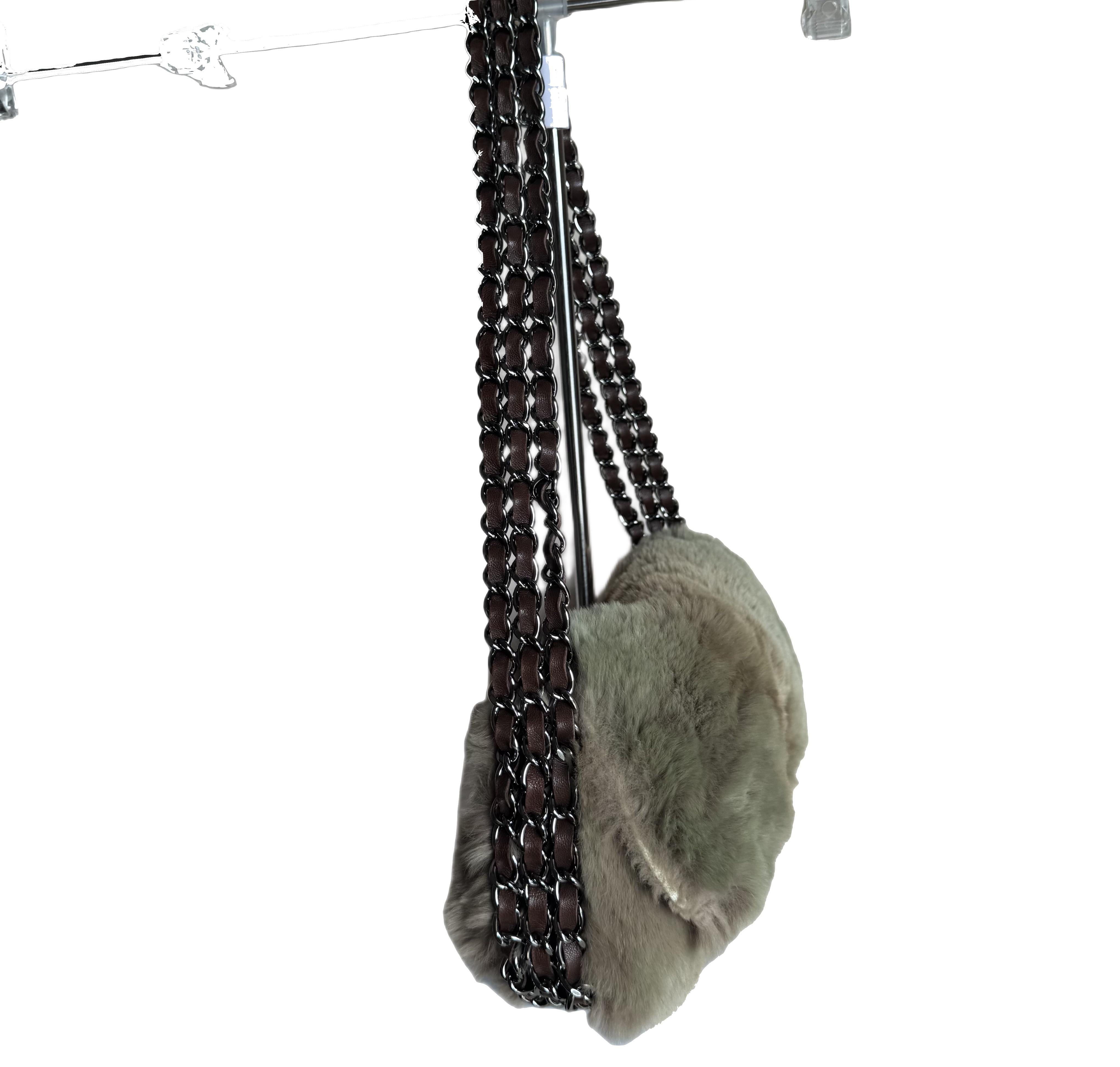 Chanel Fur Flap Bag Brown Grey Chincilla Bag Multi-Layer Chain Bon état - En vente à AUBERVILLIERS, FR