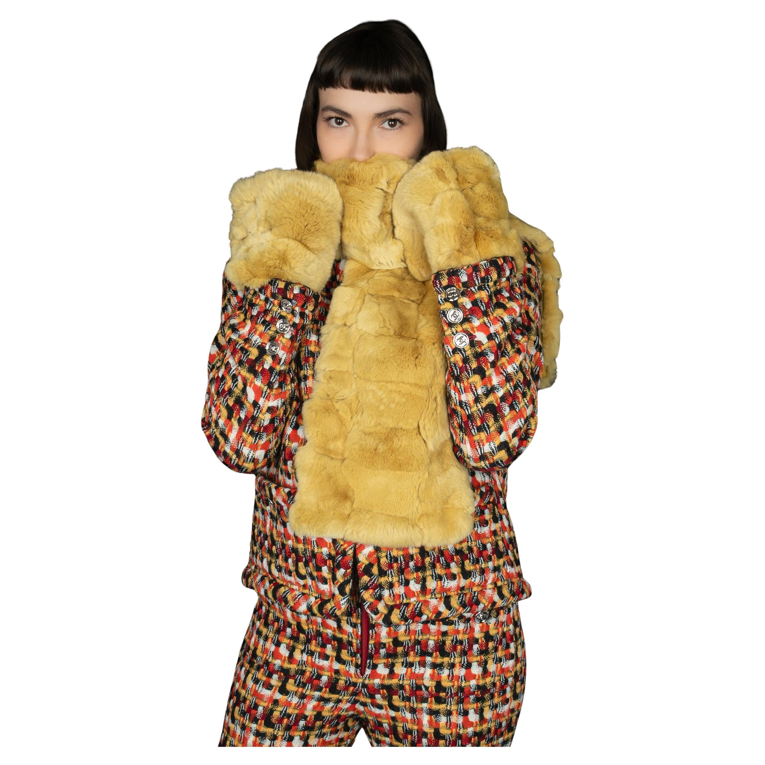 Chanel fur scarf and sleeves set circa 2015-2020 For Sale