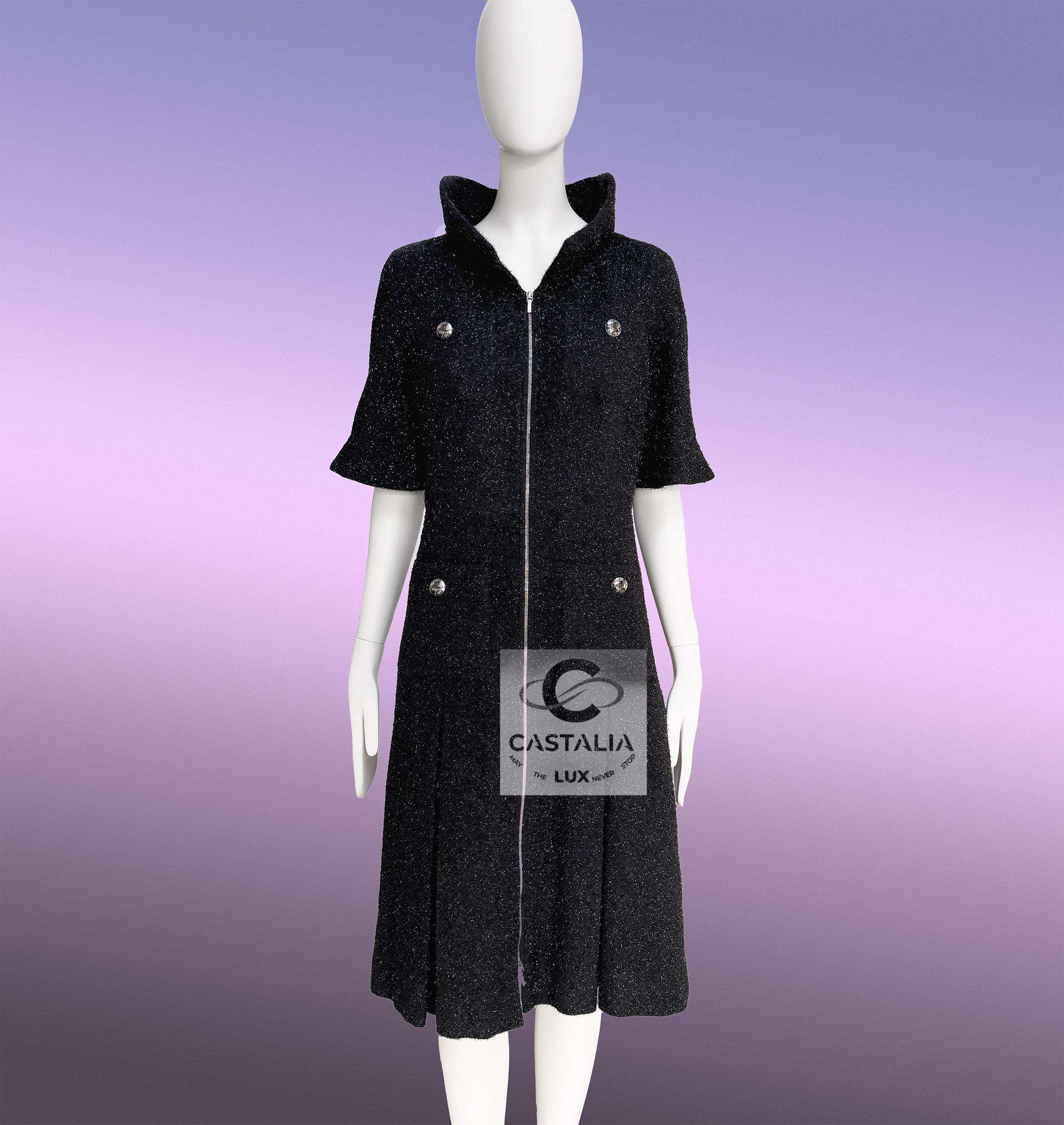 Chanel Futuristisch Schwarz Schimmer Tweed Jacke Kleid 36 FR im Angebot 2