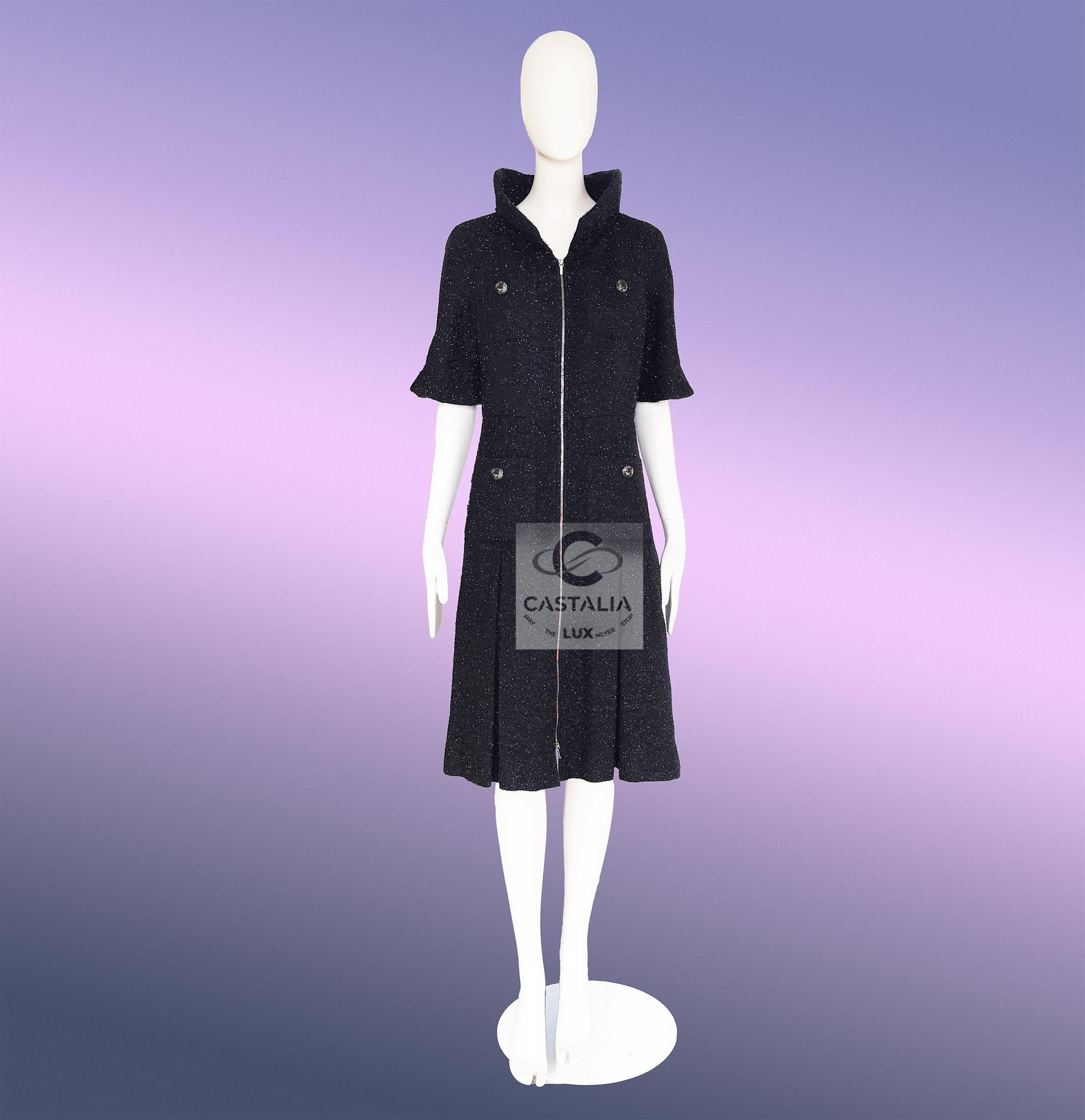 Chanel Futuristisch Schwarz Schimmer Tweed Jacke Kleid 36 FR im Angebot 5