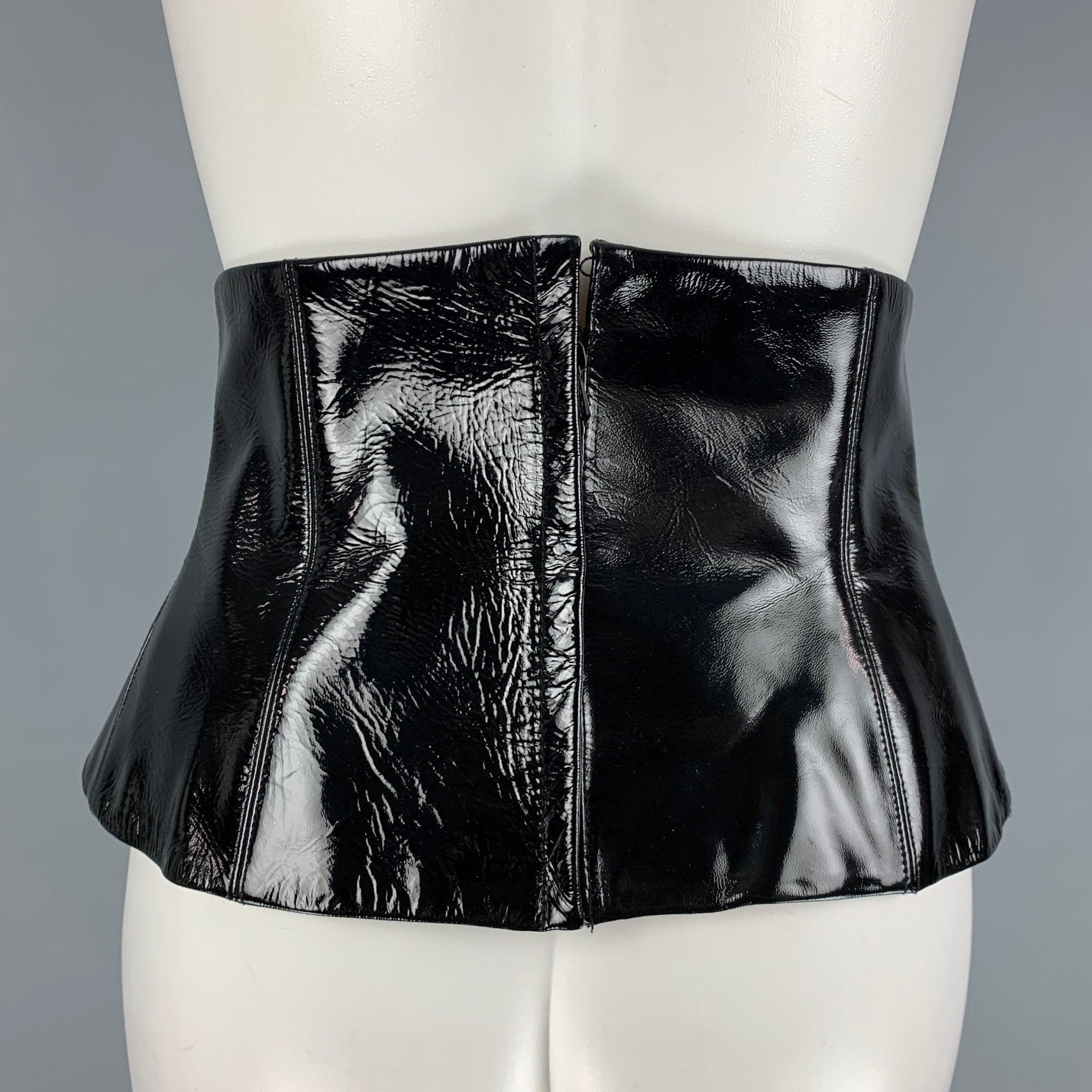 CHANEL FW 01 Size 8 Black Patent Leather Silk Belt In Good Condition For Sale In San Francisco, CA