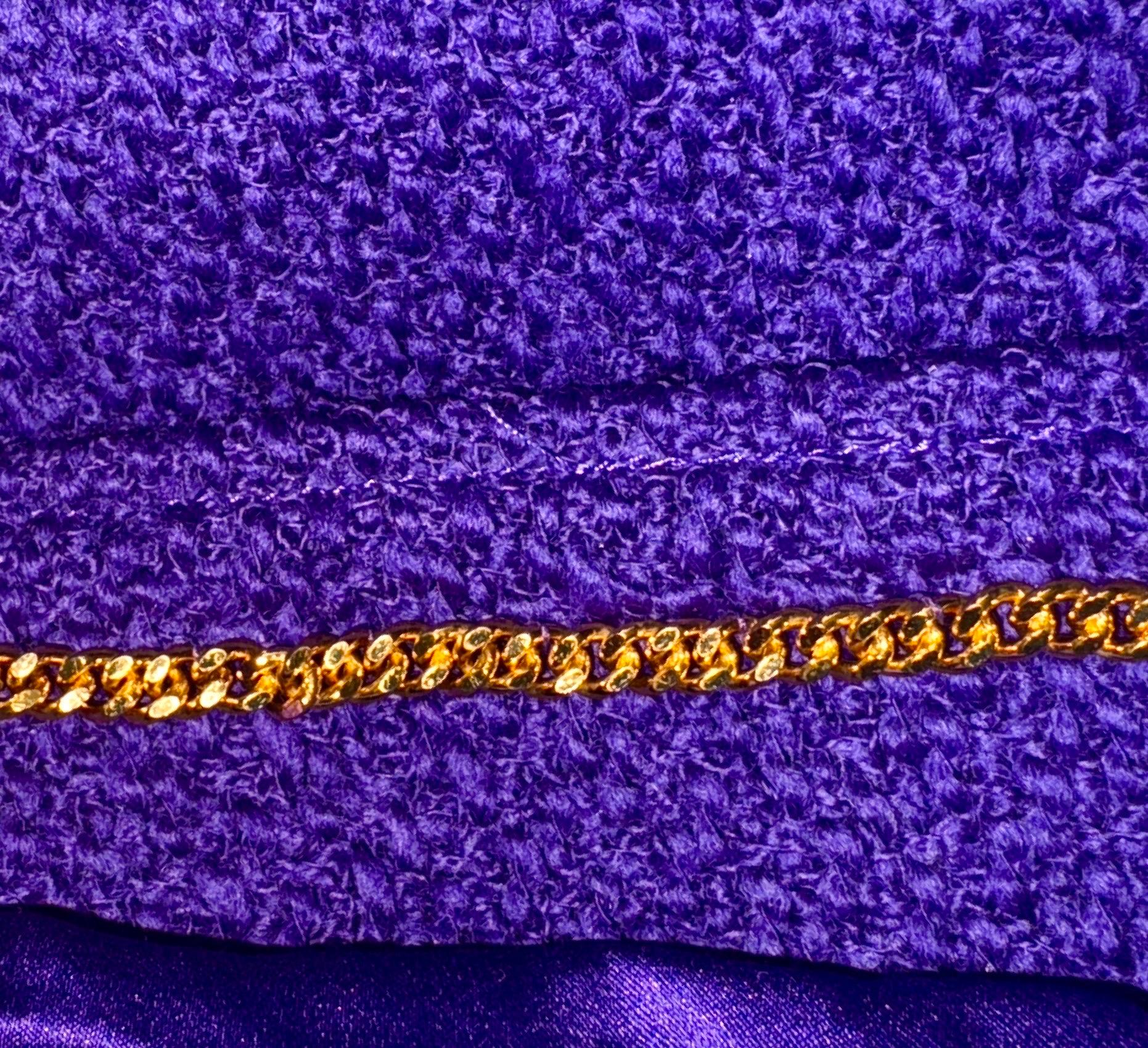 CHANEL FW 1995 Purple Tweed Chain Trimmed Fitted Jacket Blazer S For Sale 3